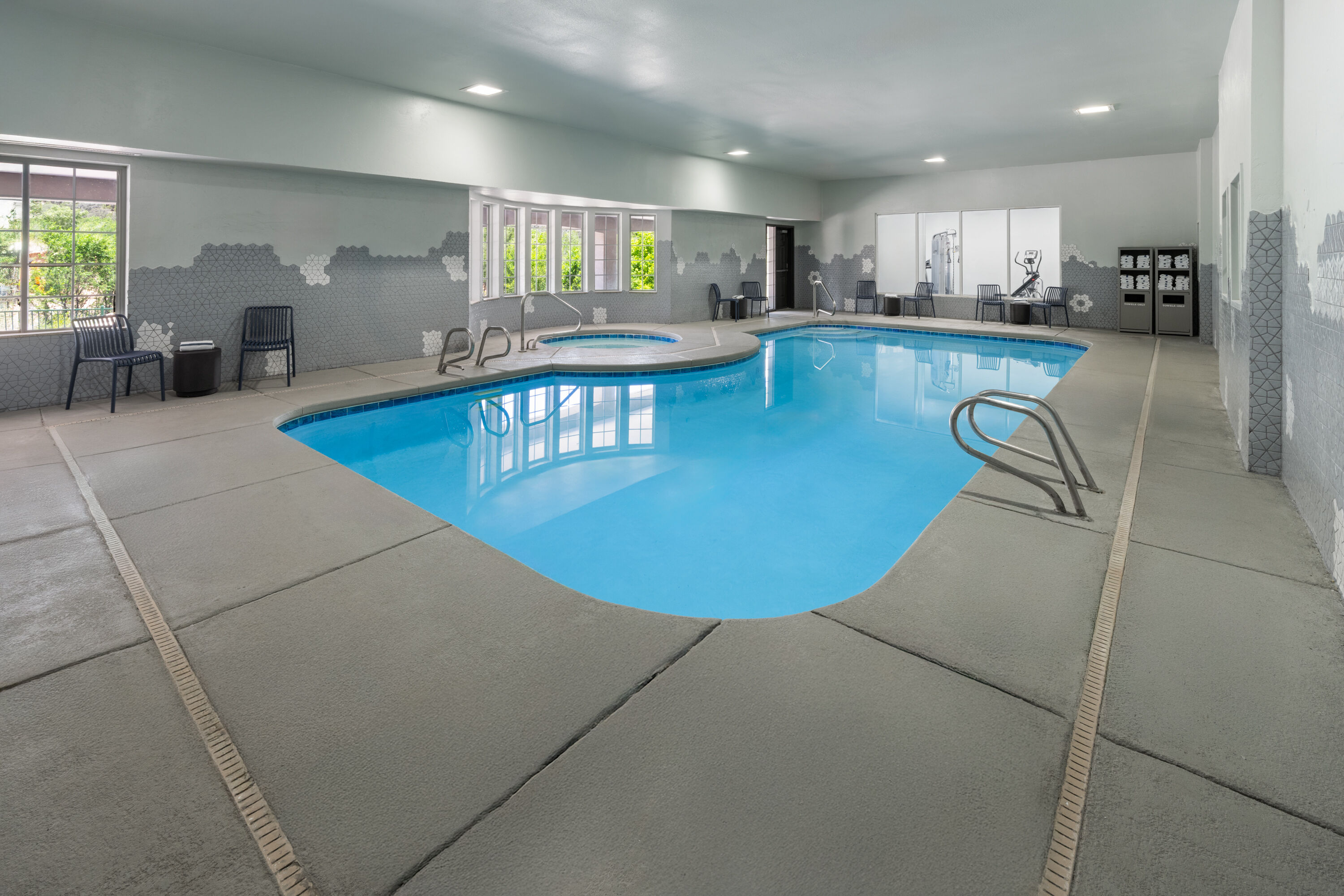Indoor pool at the La Quinta Inn & Suites by Wyndham Ruidoso Downs in Ruidoso Downs, New Mexico