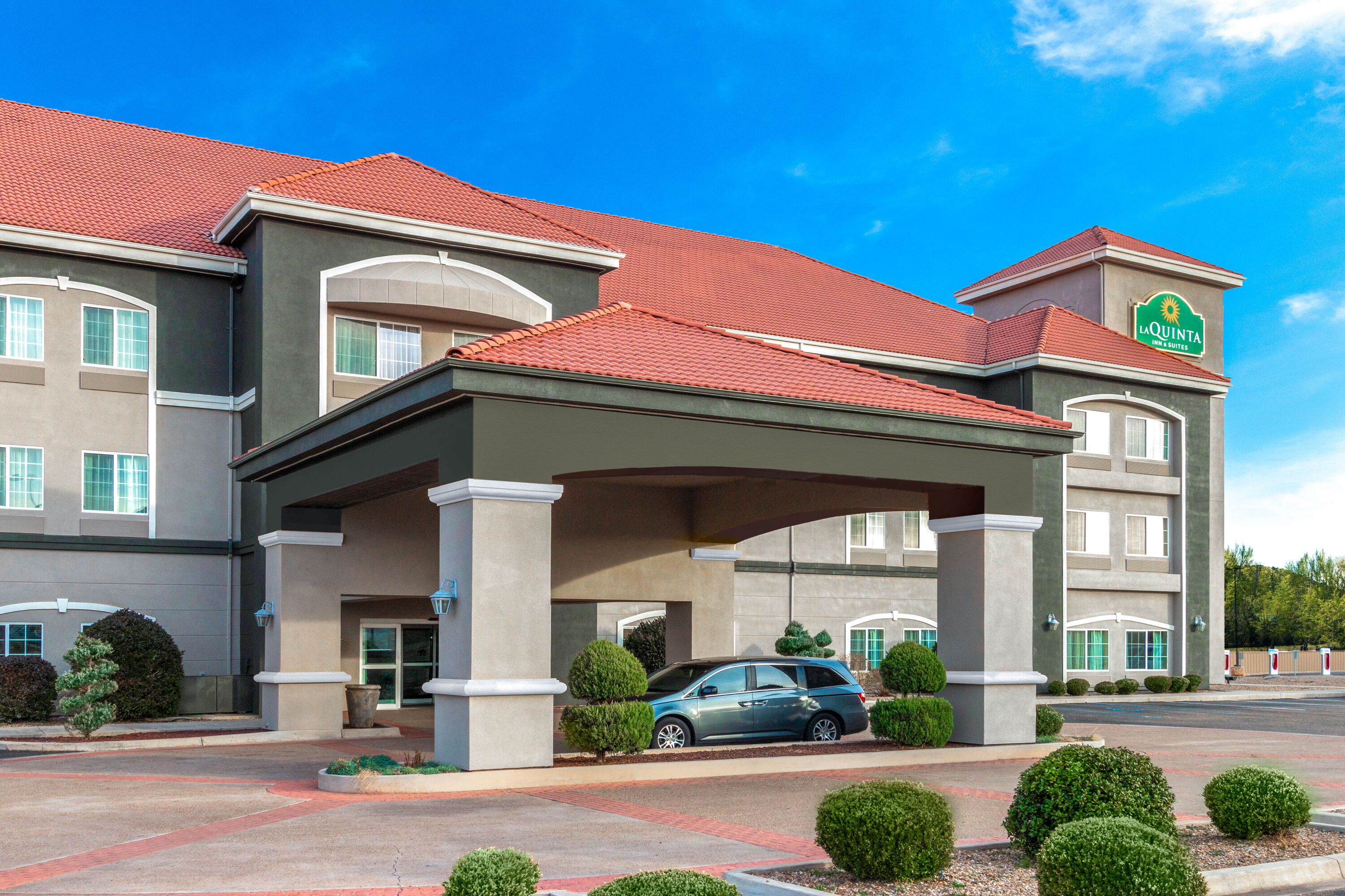 La Quinta Inn & Suites by Wyndham Tucumcari Tucumcari, NM Hotels