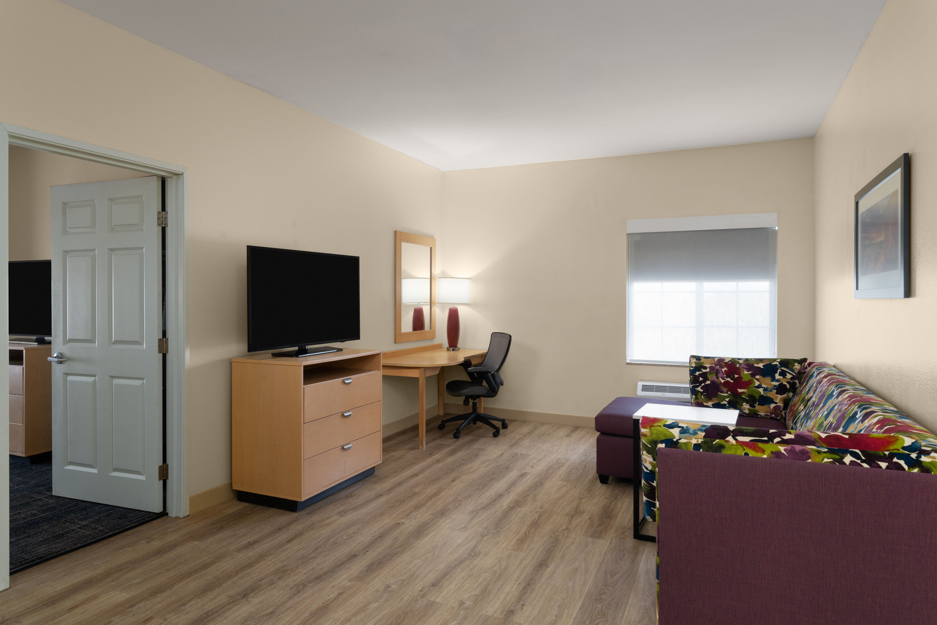 La Quinta Inn & Suites by Wyndham Tucumcari suite in Tucumcari, New Mexico