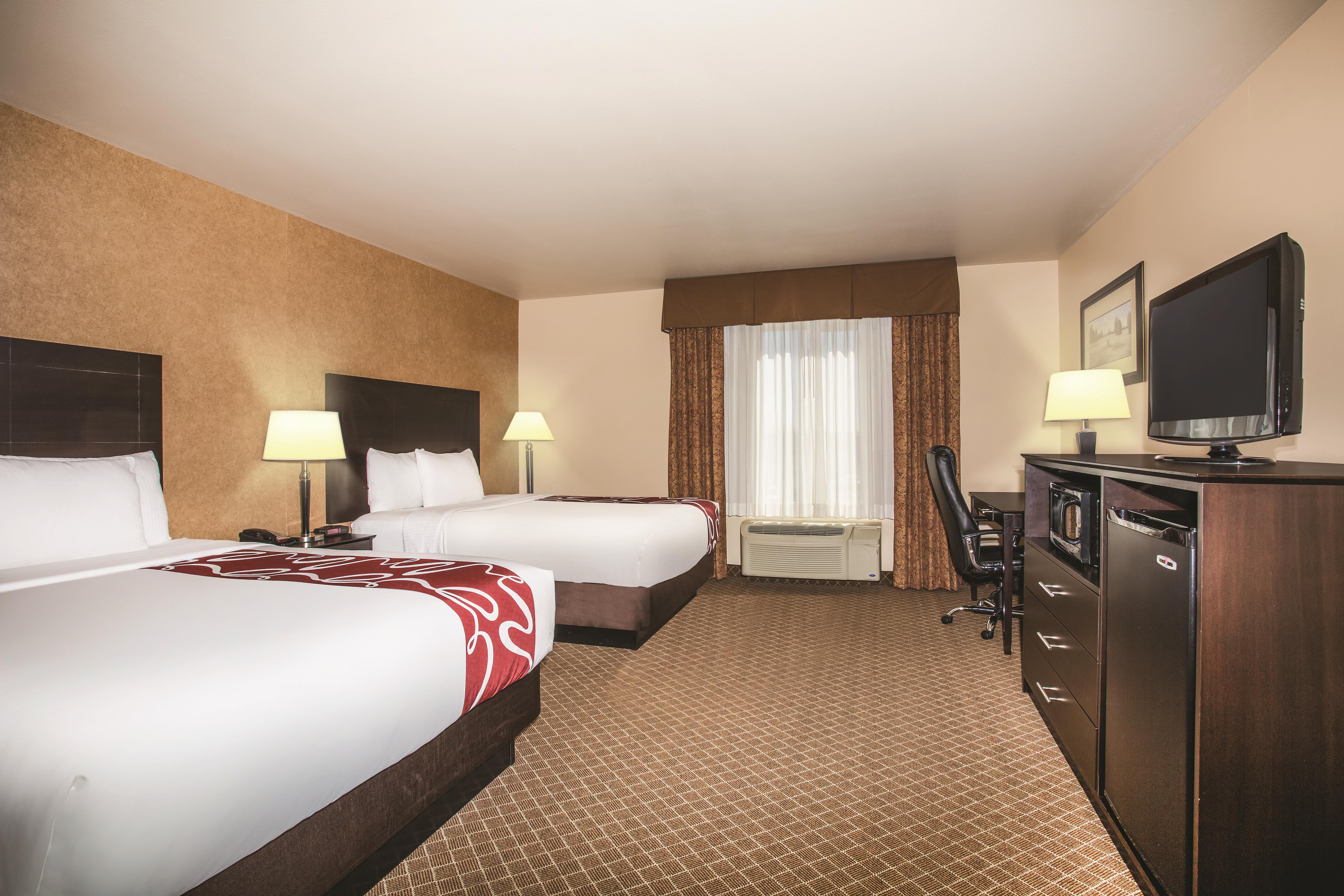 Guest room at the La Quinta Inn & Suites by Wyndham Ely in Ely, Nevada