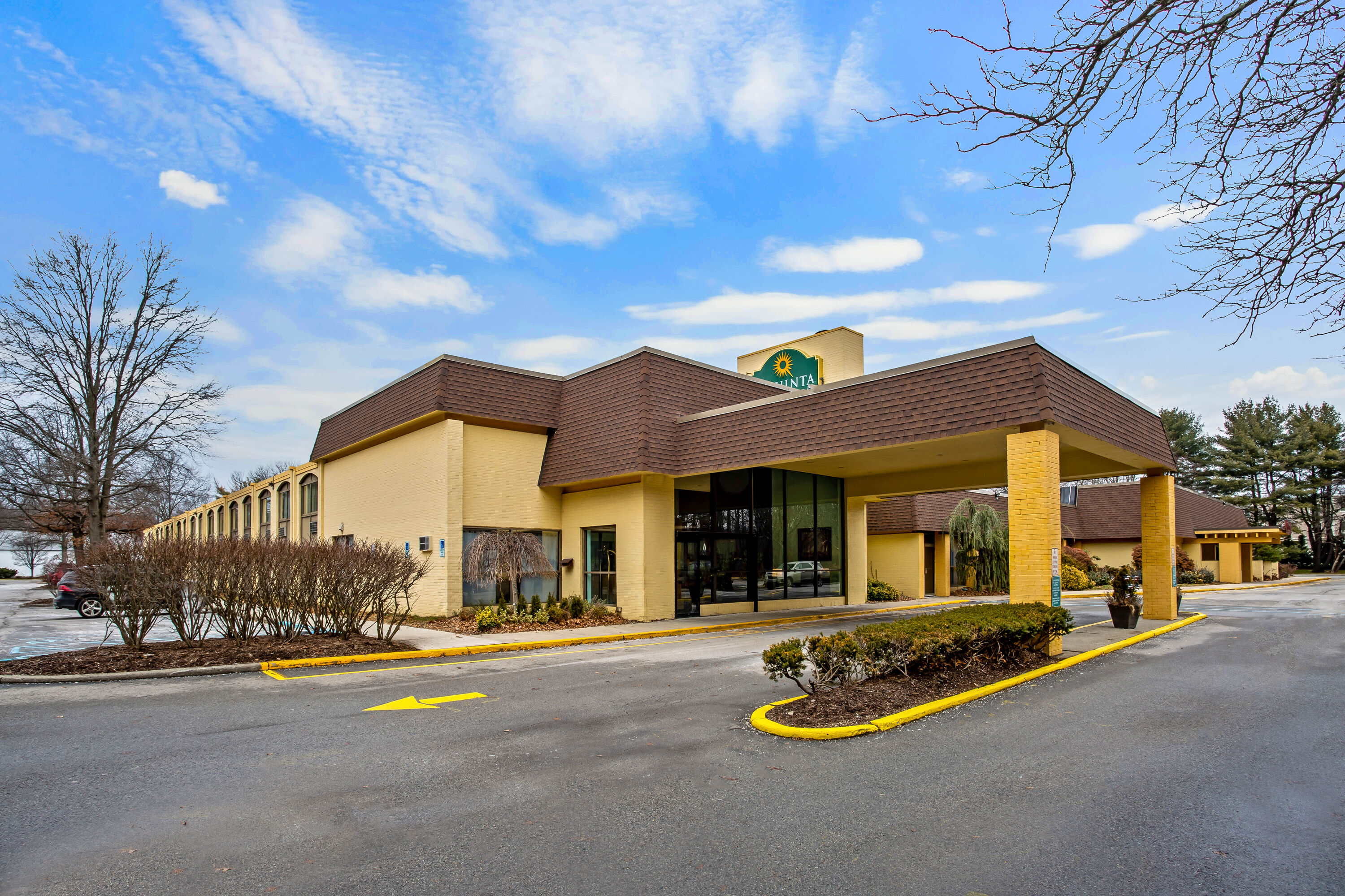 La Quinta Inn & Suites by Wyndham Armonk Westchester Armonk, NY Hotels