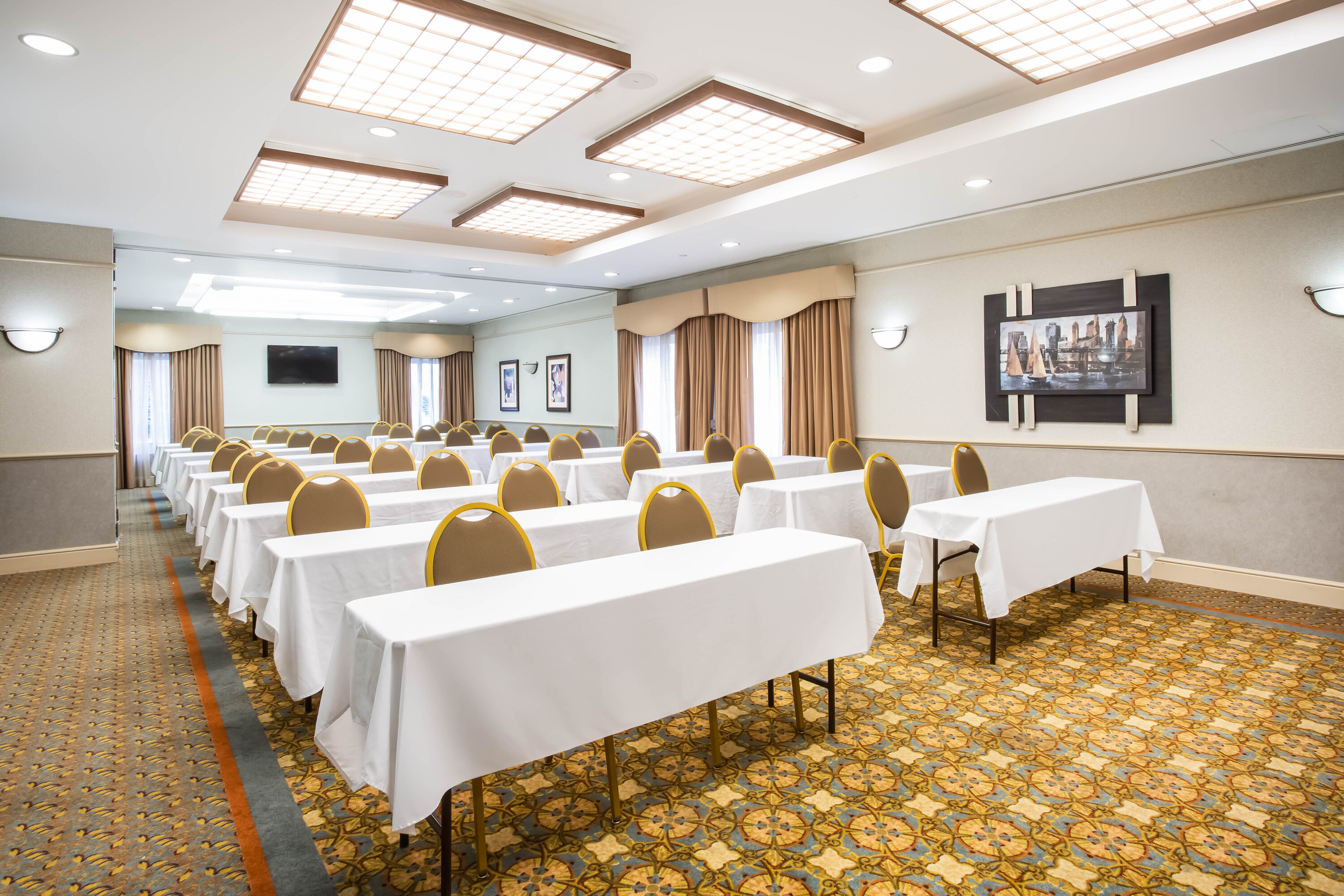 Meeting room at La Quinta Inn & Suites by Wyndham Islip - MacArthur Airport in Bohemia, New York