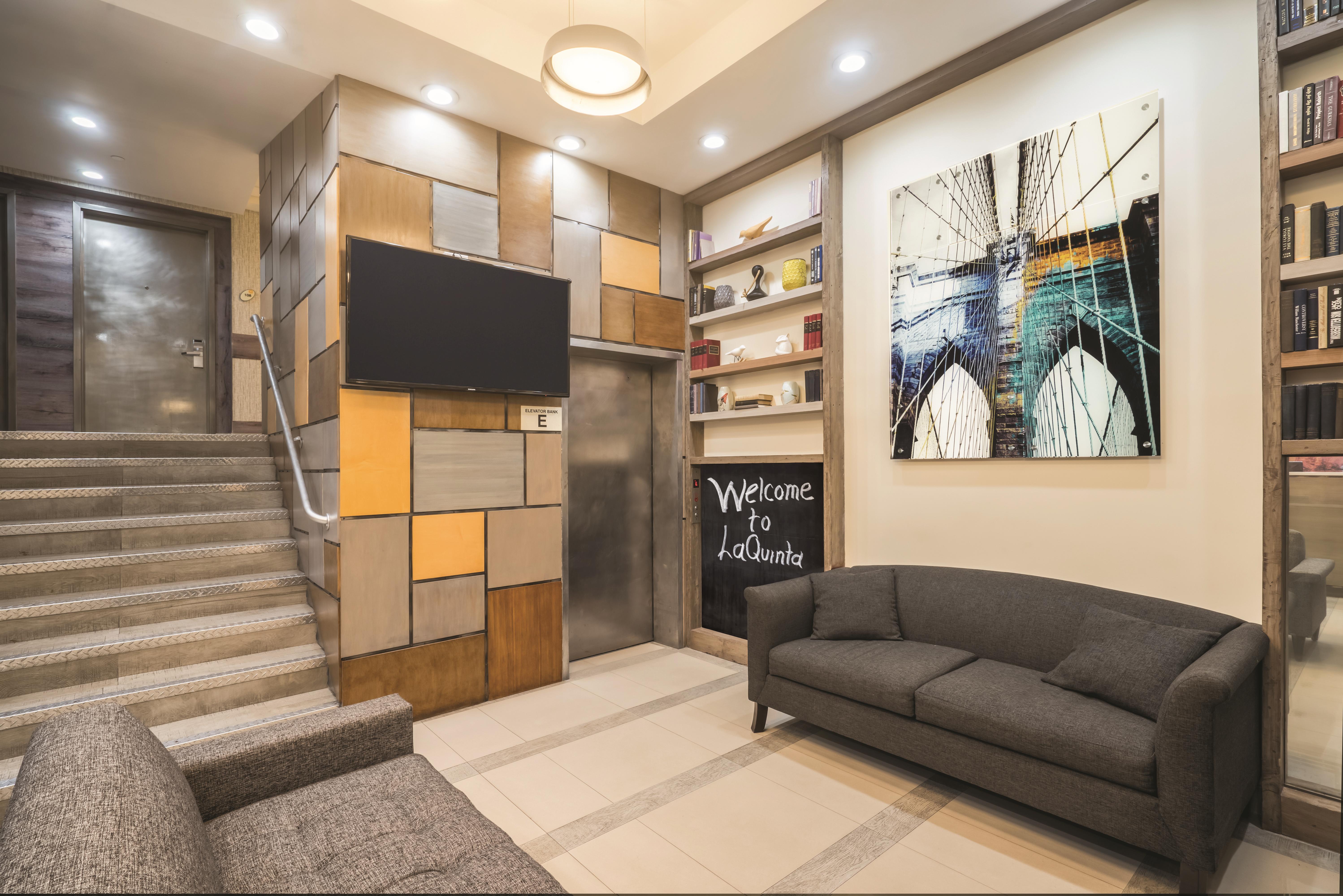 La Quinta Inn Amp Suites By Wyndham Brooklyn Downtown