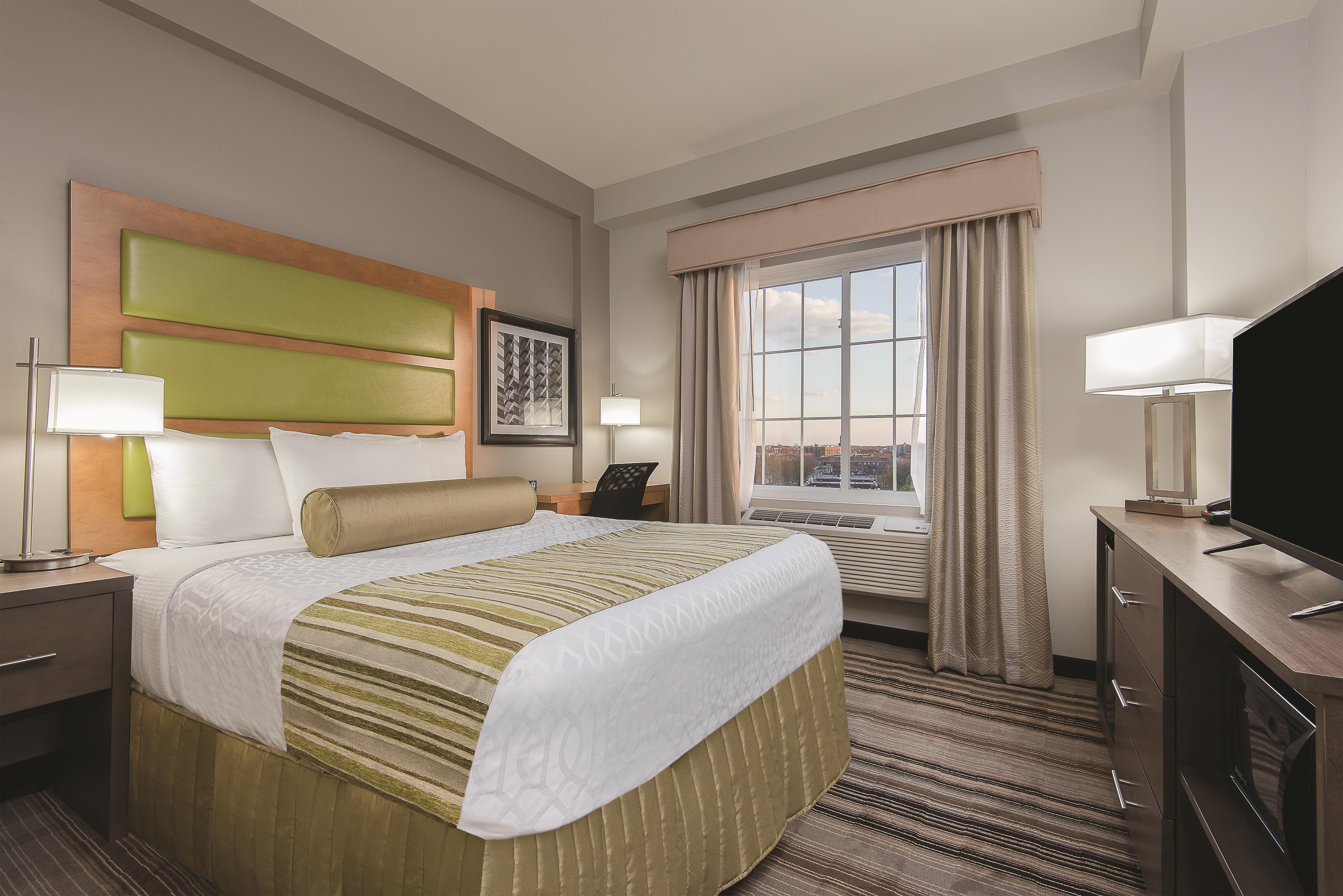 La Quinta Inn Amp Suites By Wyndham Brooklyn East Brooklyn
