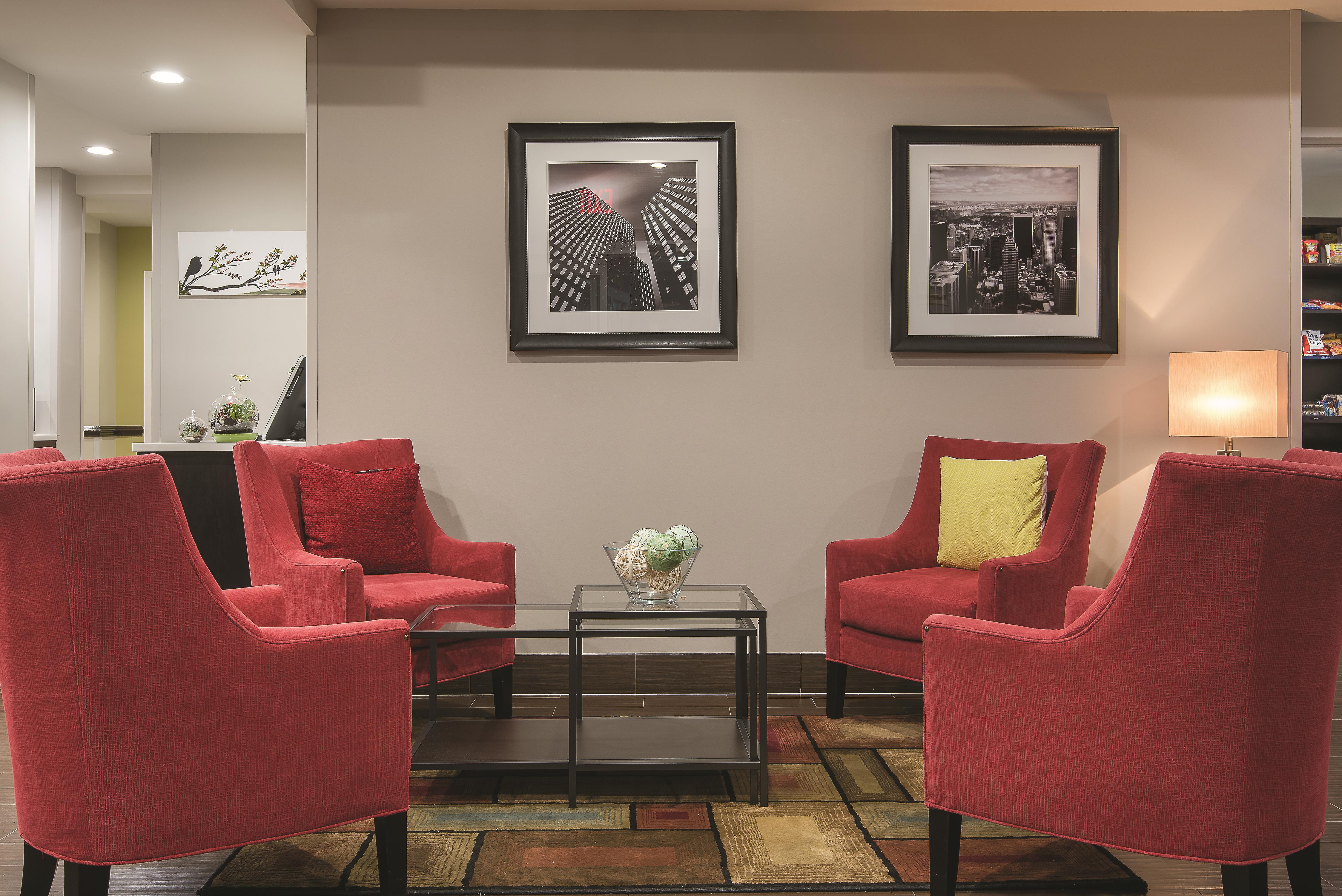 La Quinta Inn Amp Suites By Wyndham Brooklyn East Brooklyn