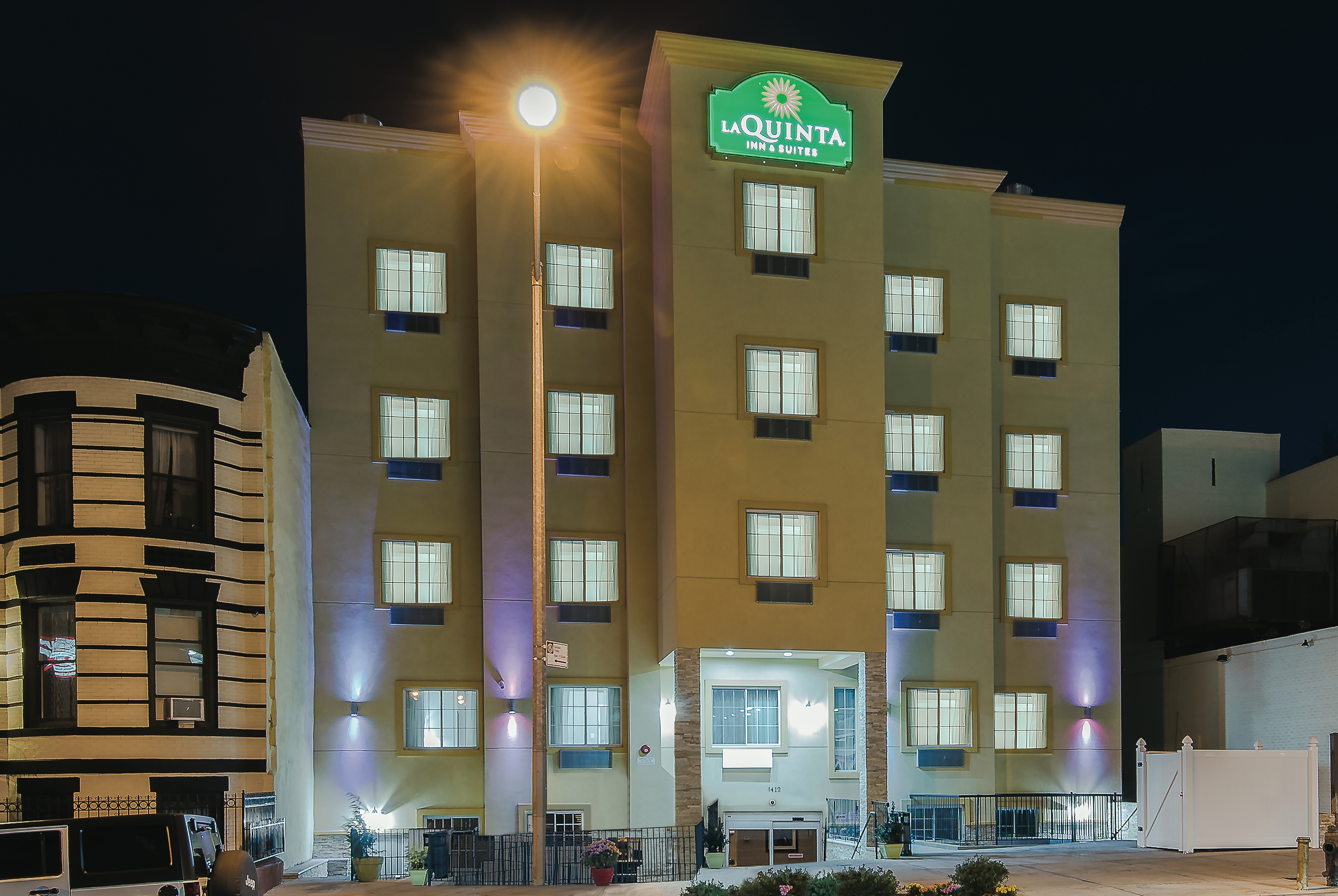Quinta Inn Suites Wyndham Brooklyn East Brooklyn  Hotels
