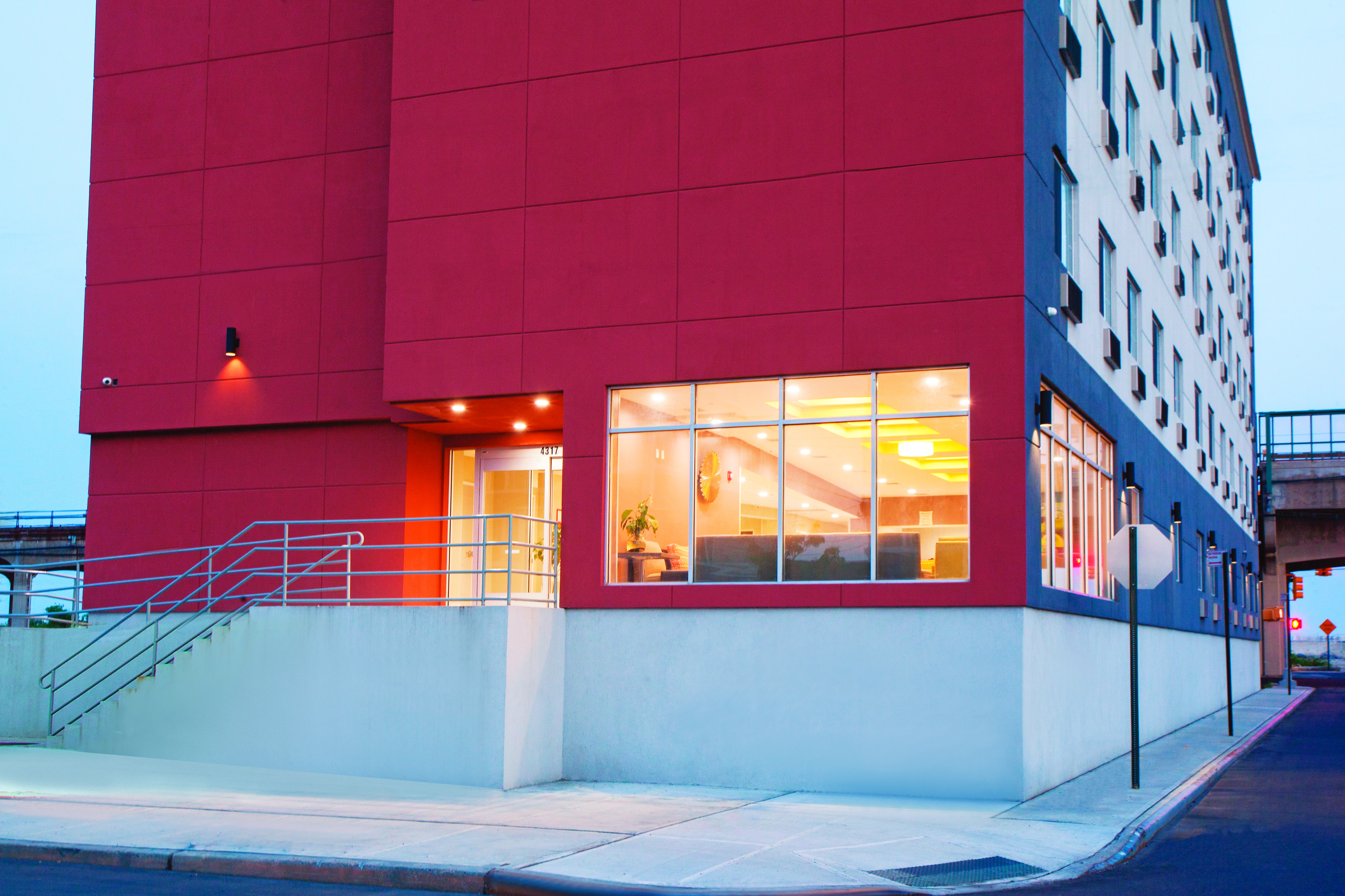 La Quinta Inn Amp Suites By Wyndham Far Rockaway Far