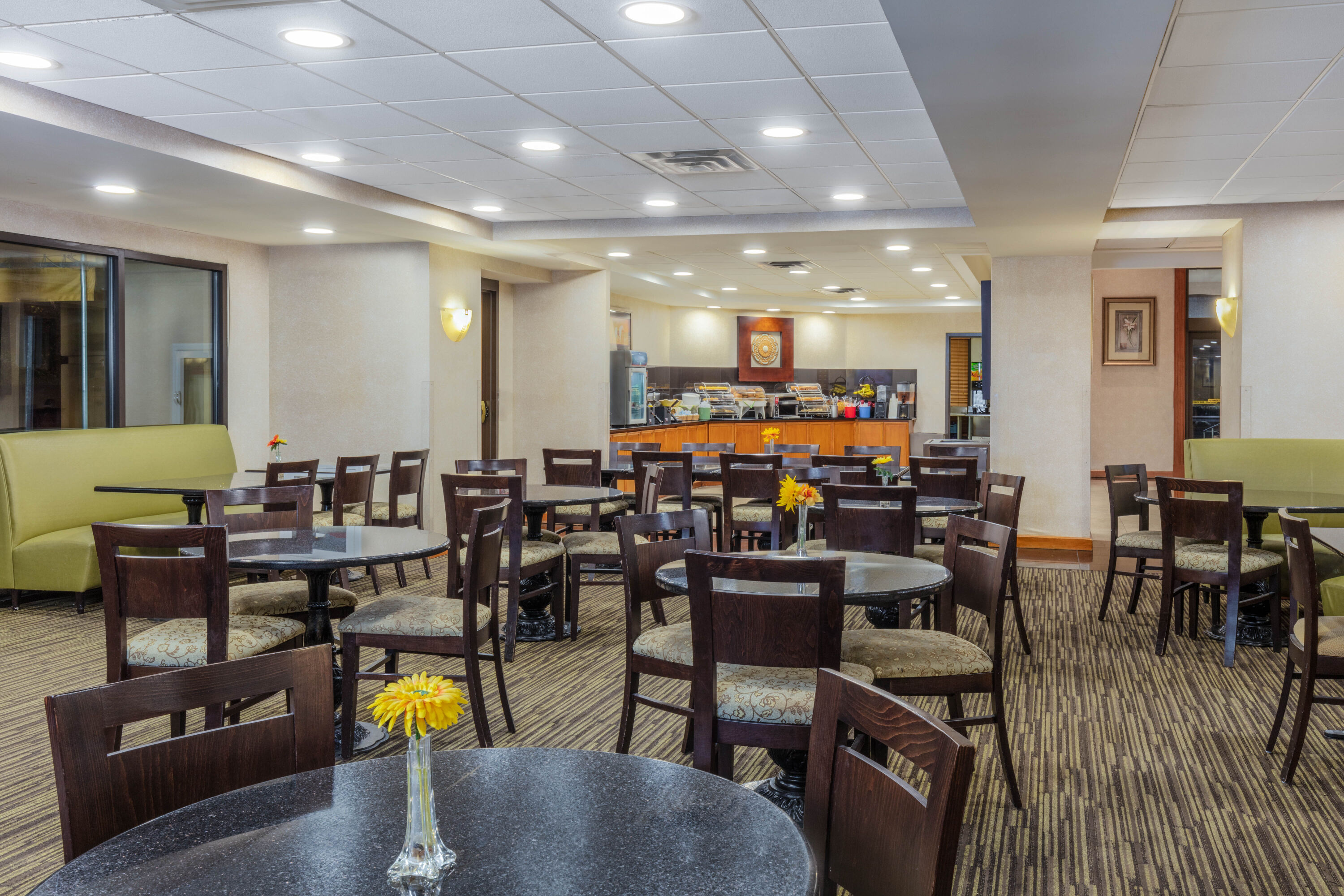 Free breakfast at La Quinta Inn & Suites by Wyndham Garden City in Garden City, New York