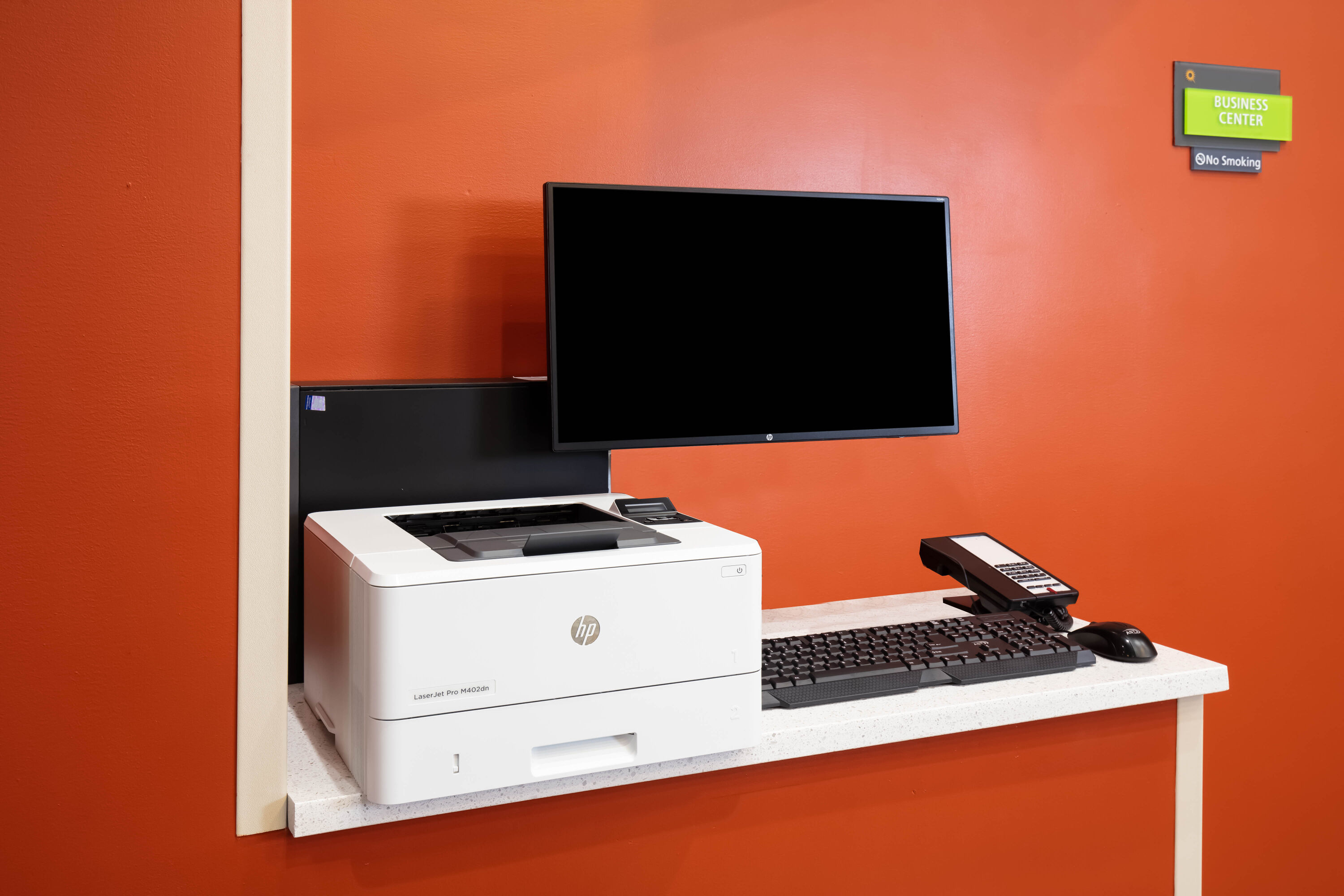 La Quinta Inn and Suites by Wyndham Long Island City business center in Long Island City, New York