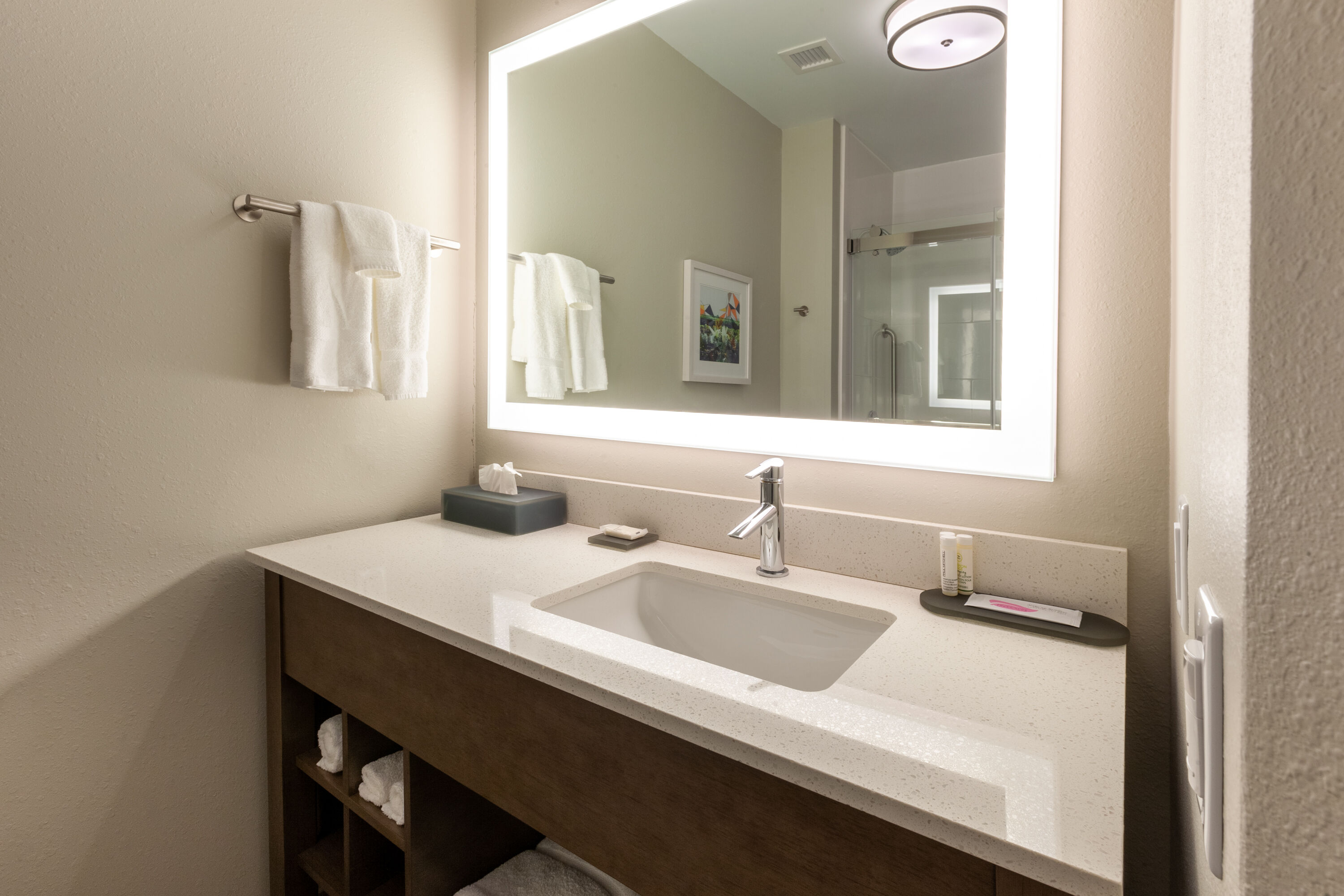 Guest room bath at the La Quinta Inn & Suites by Wyndham Middletown-Goshen in Middletown, New York
