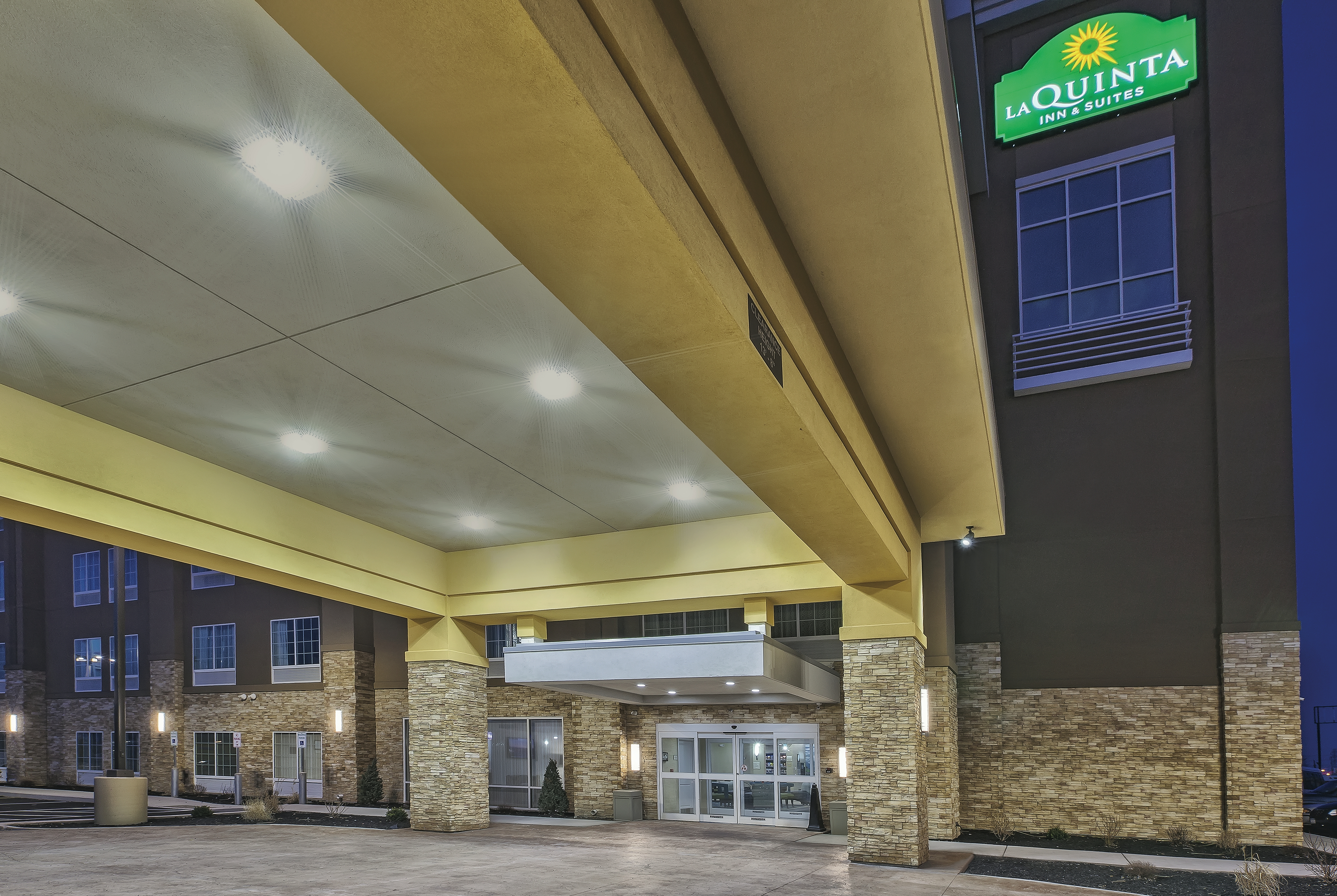 Exterior of La Quinta Inn & Suites by Wyndham Niagara Falls hotel in Niagara Falls, New York