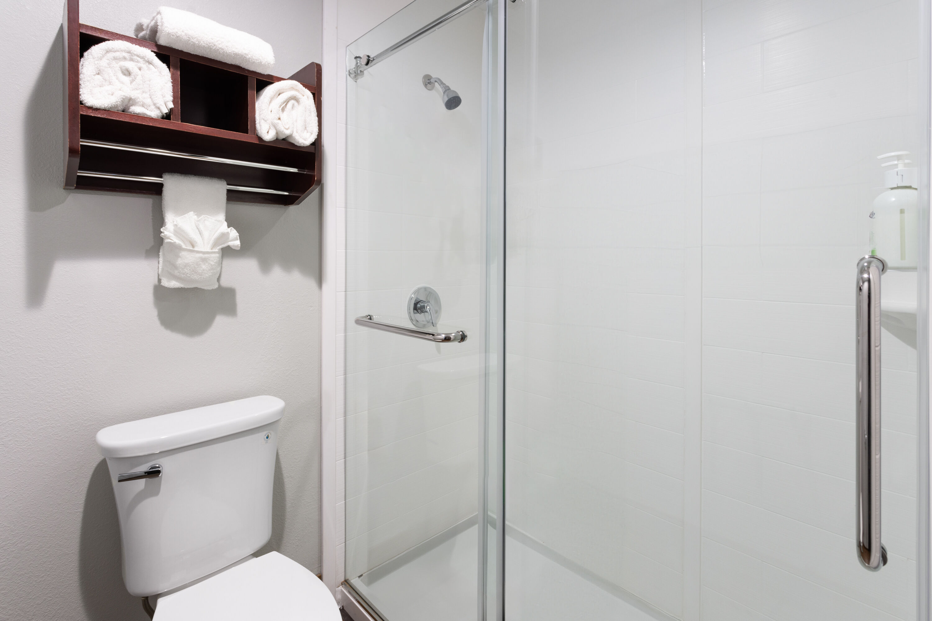 Guest room bath at the La Quinta Inn by Wyndham Buffalo Airport in Williamsville, New York