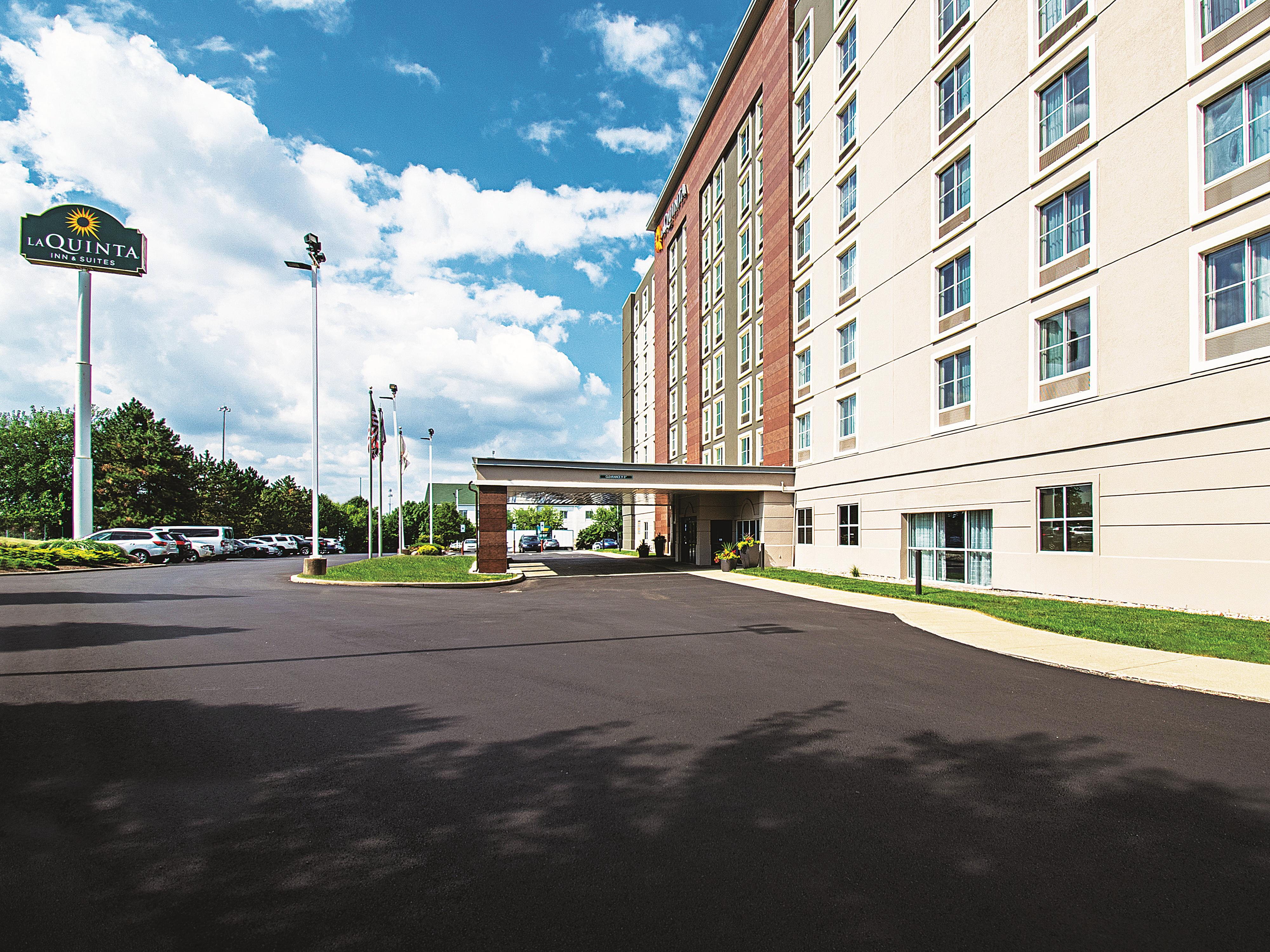 La Quinta Inn & Suites by Wyndham Cincinnati Sharonville Cincinnati
