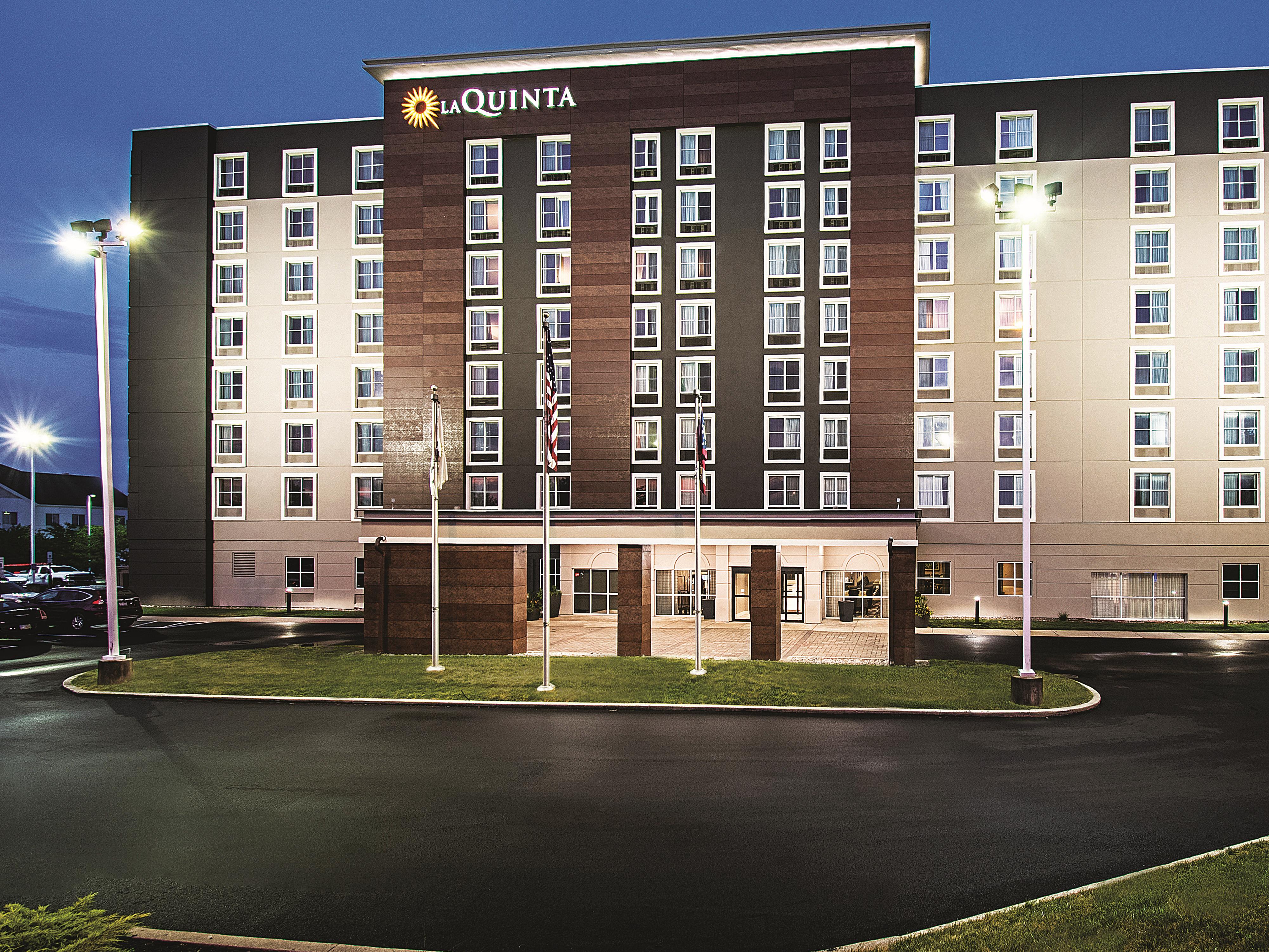 Exterior of La Quinta Inn & Suites by Wyndham Cincinnati Sharonville hotel in Cincinnati, Ohio