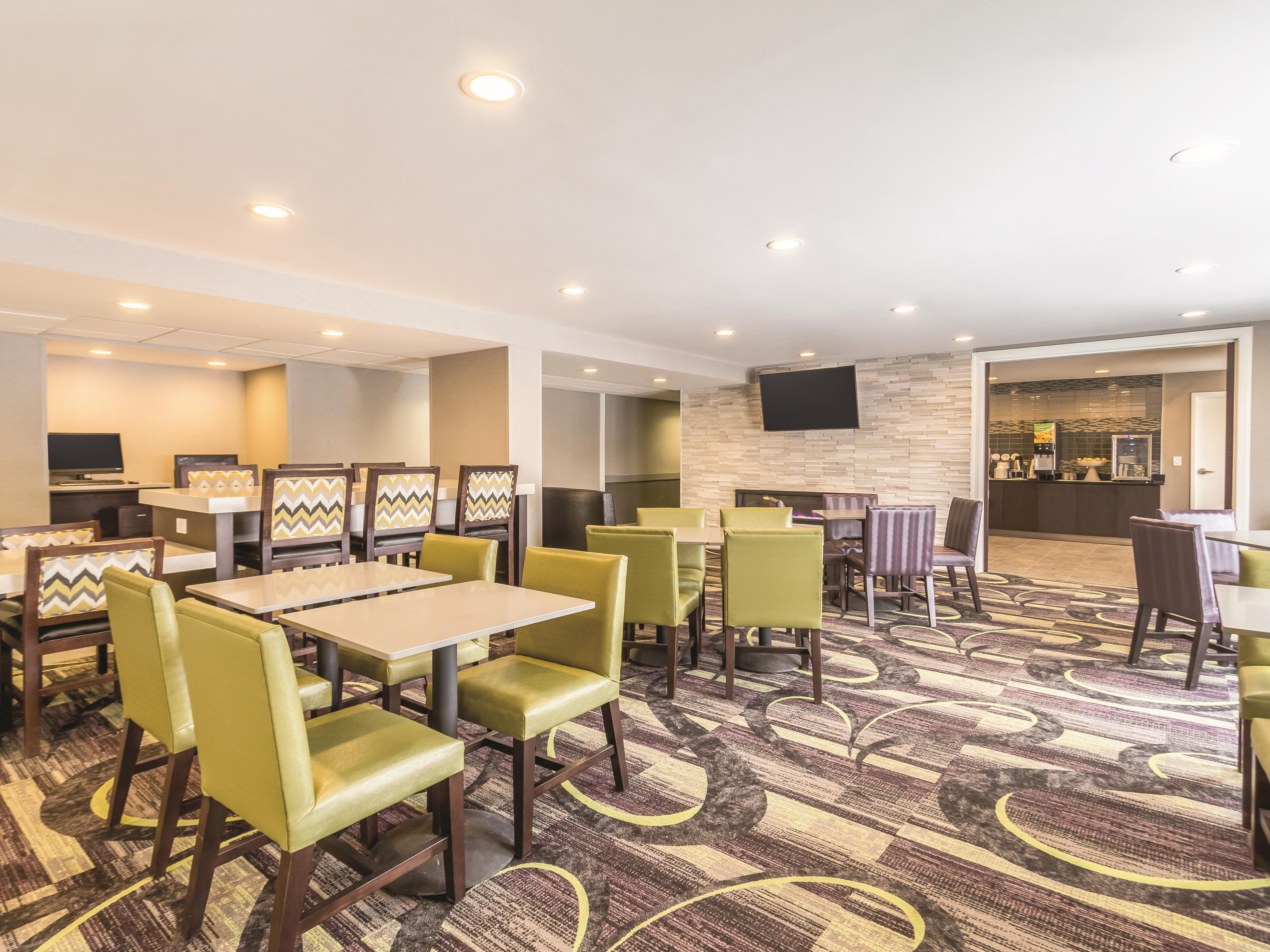 La Quinta Inn & Suites by Wyndham Cleveland - Airport North | Cleveland