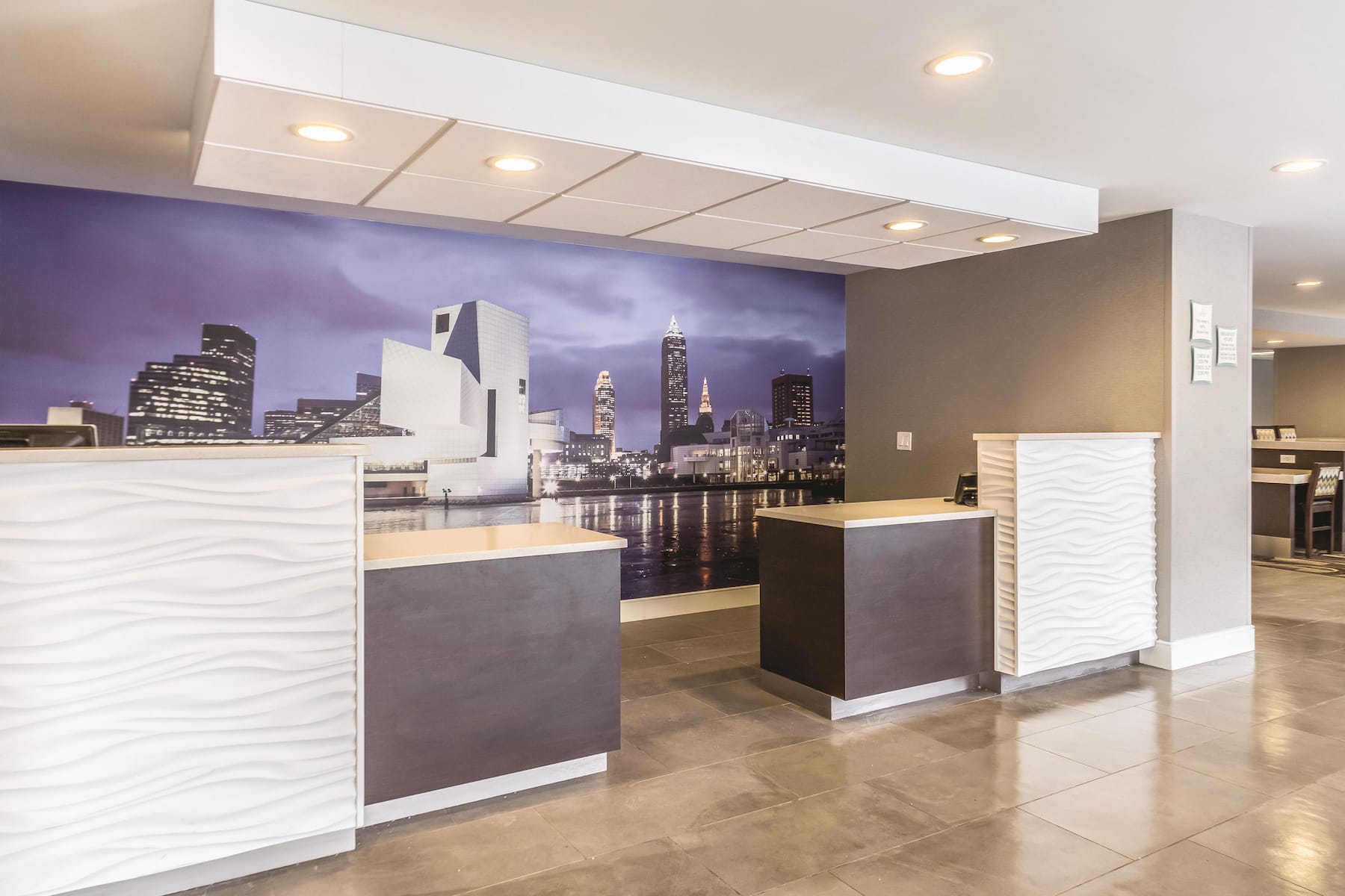 La Quinta Inn & Suites by Wyndham Cleveland Airport North Cleveland