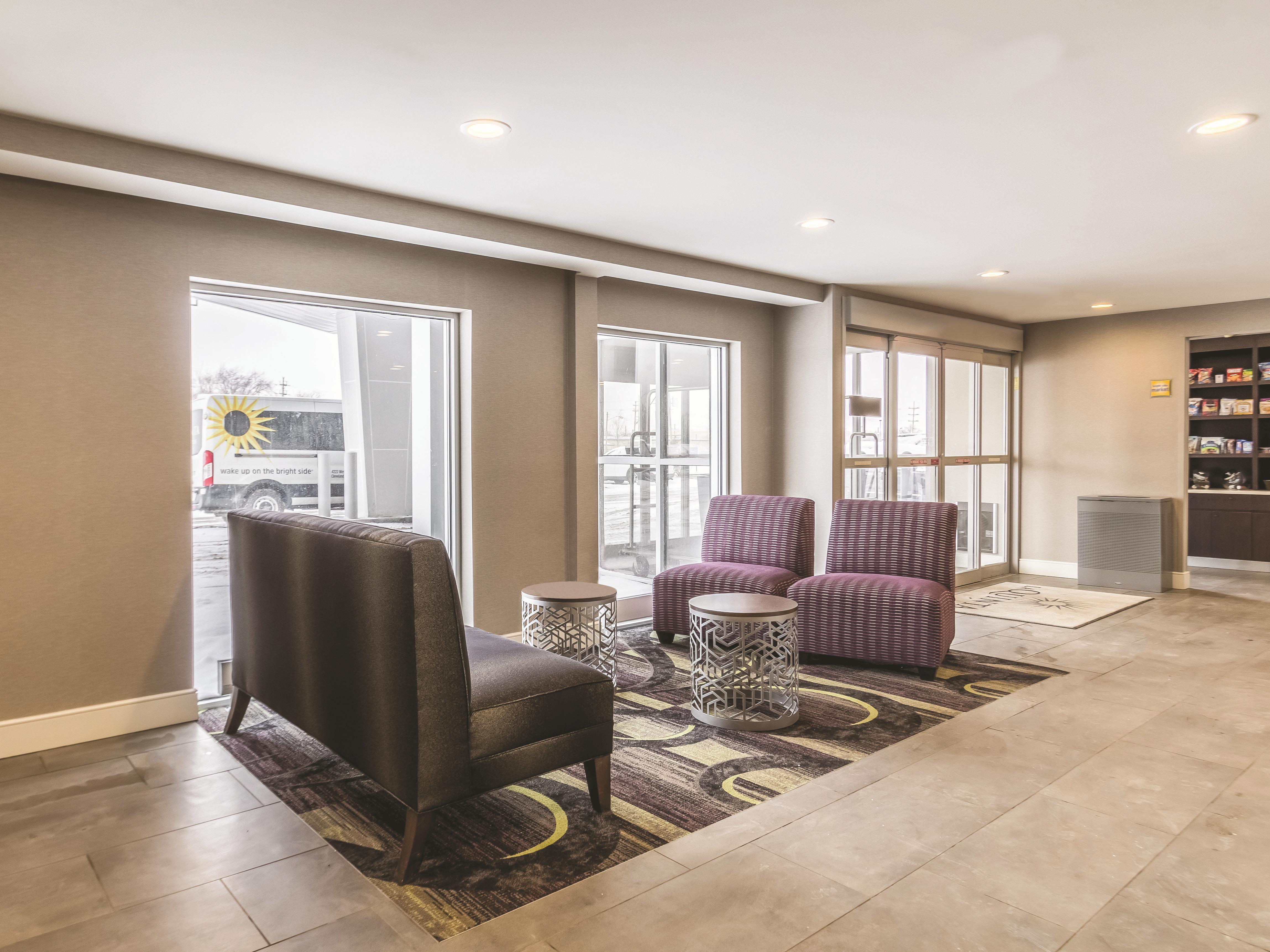 La Quinta Inn Amp Suites By Wyndham Cleveland Airport