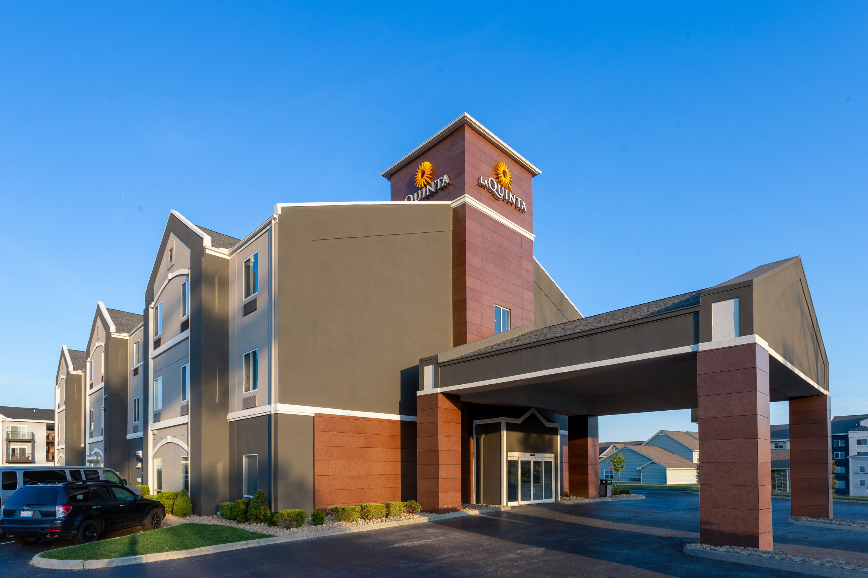 Exterior of La Quinta Inn & Suites by Wyndham Columbus West - Hilliard hotel in Columbus, Ohio