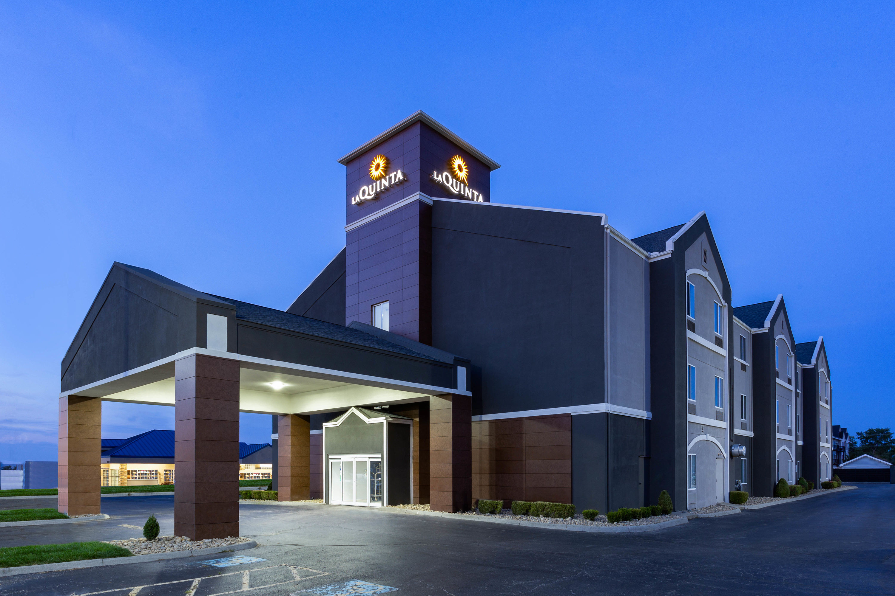 Exterior of La Quinta Inn & Suites by Wyndham Columbus West - Hilliard hotel in Columbus, Ohio