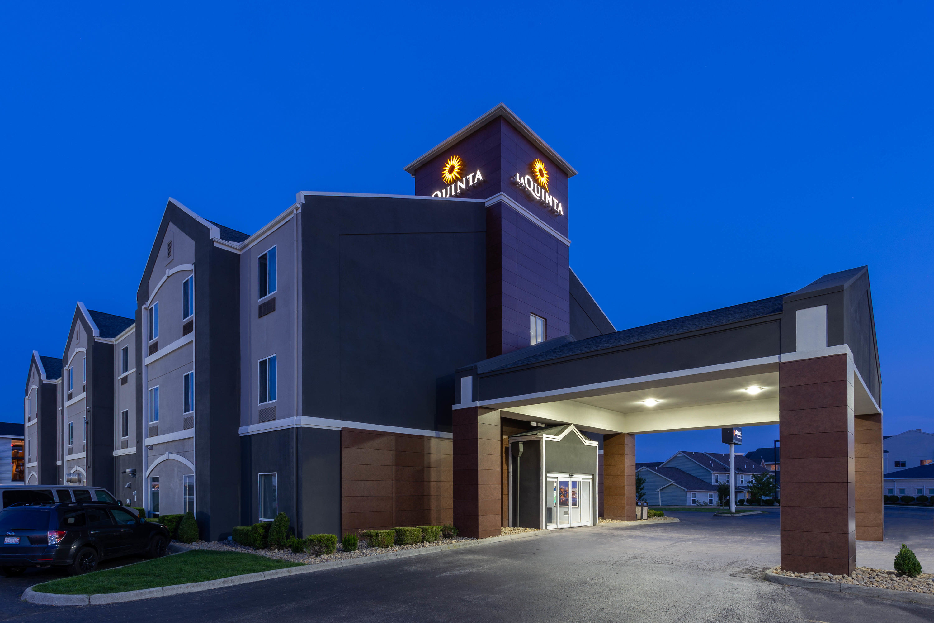 Exterior of La Quinta Inn & Suites by Wyndham Columbus West - Hilliard hotel in Columbus, Ohio