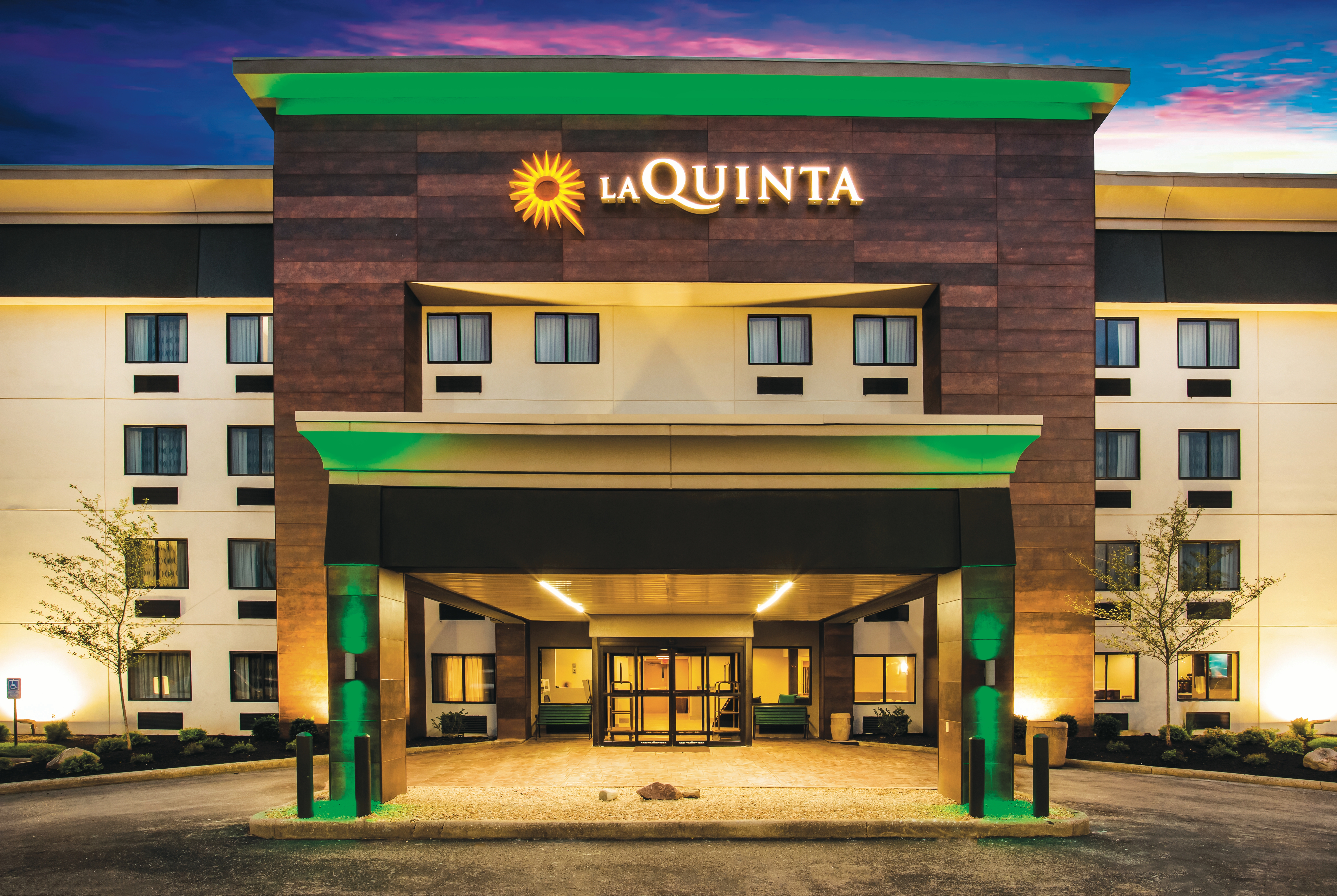 Quinta Inn Suites Wyndham Cincinnati Mason Mason  Hotels