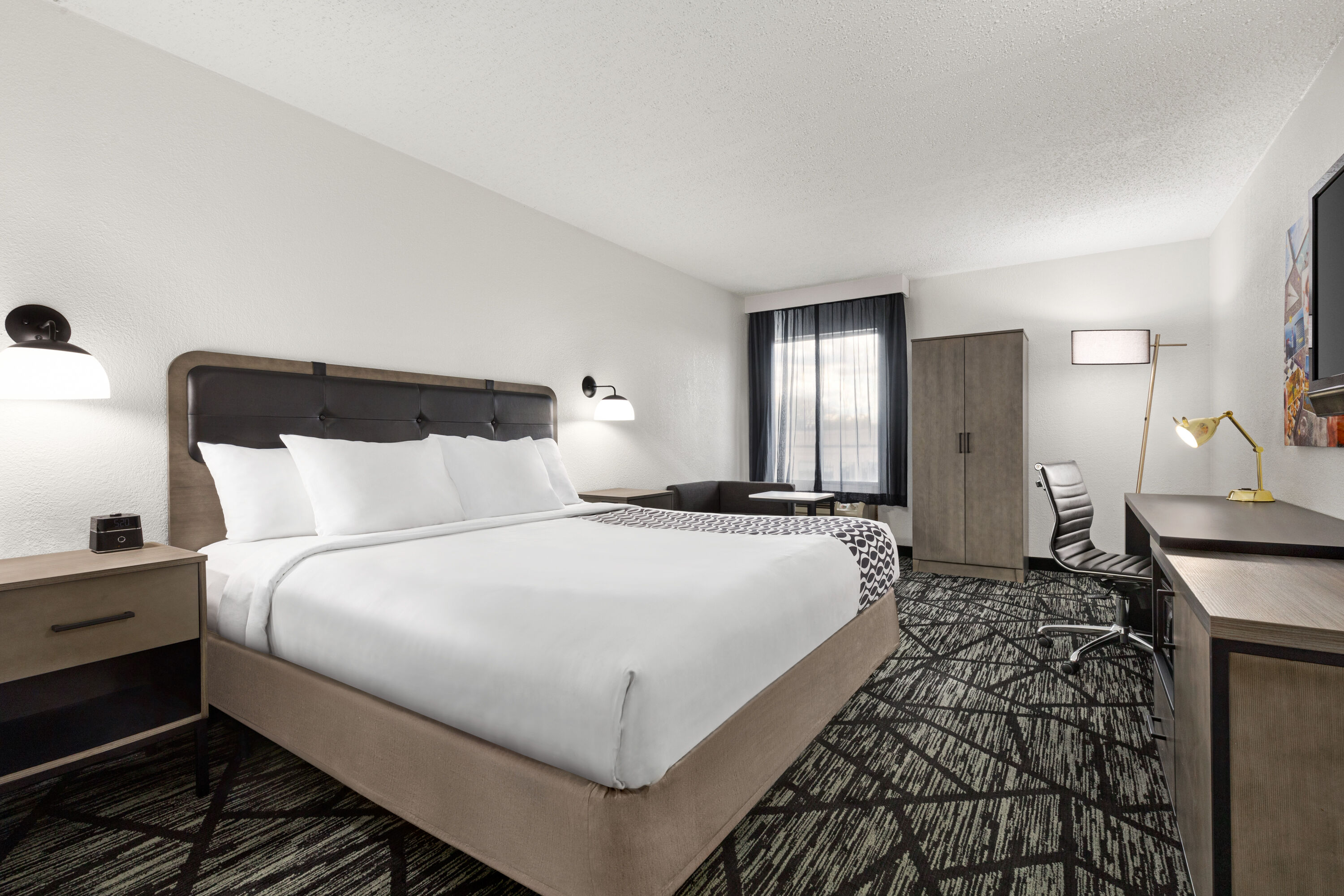 la-quinta-inn-suites-by-wyndham-cleveland-airport-west-north