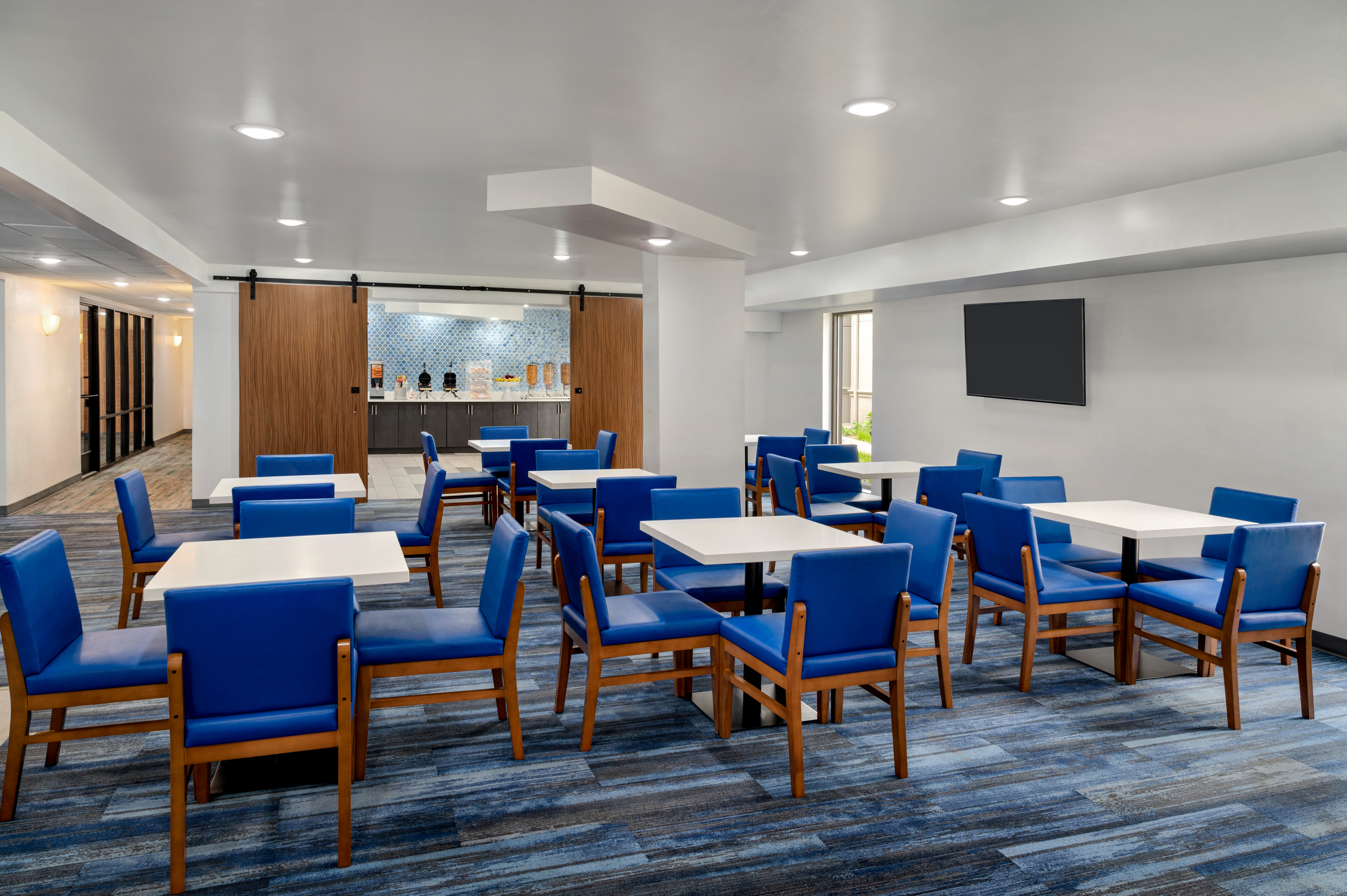 Free breakfast at La Quinta Inn by Wyndham Columbus Airport Area in Reynoldsburg, Ohio