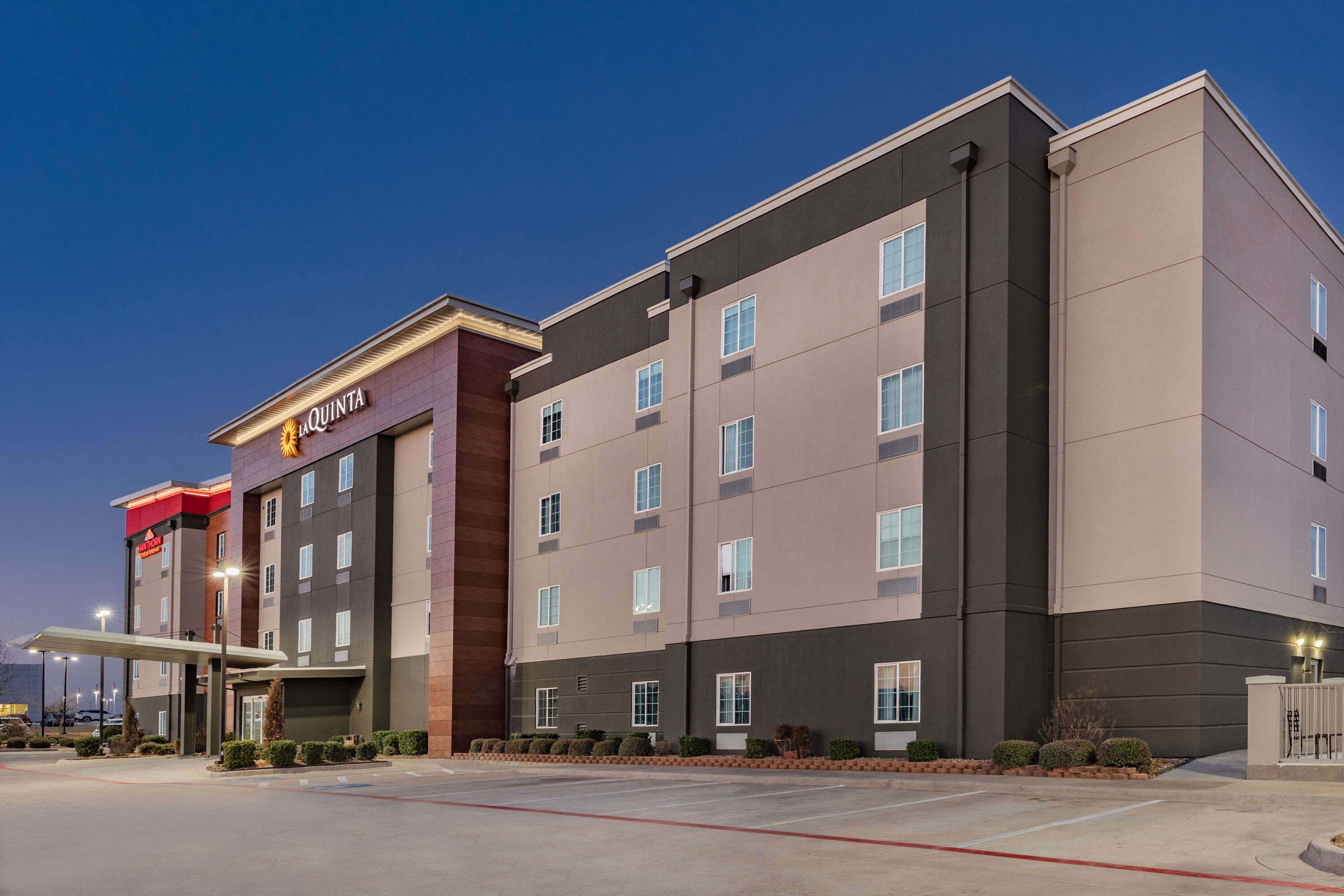 Exterior of La Quinta Inn & Suites by Wyndham Ardmore hotel in Ardmore, Oklahoma