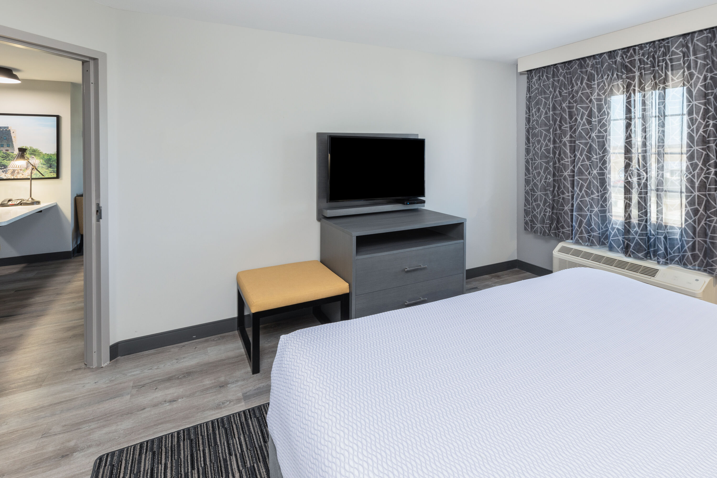 Guest room at the La Quinta Inn & Suites by Wyndham Ardmore in Ardmore, Oklahoma