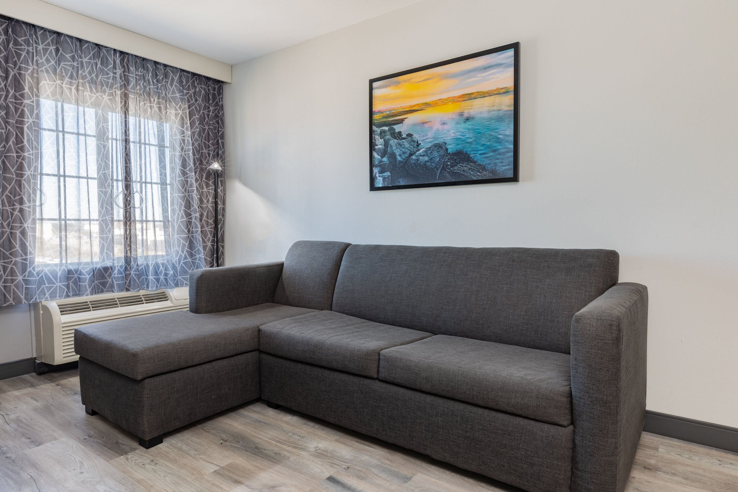 Guest room at the La Quinta Inn & Suites by Wyndham Ardmore in Ardmore, Oklahoma