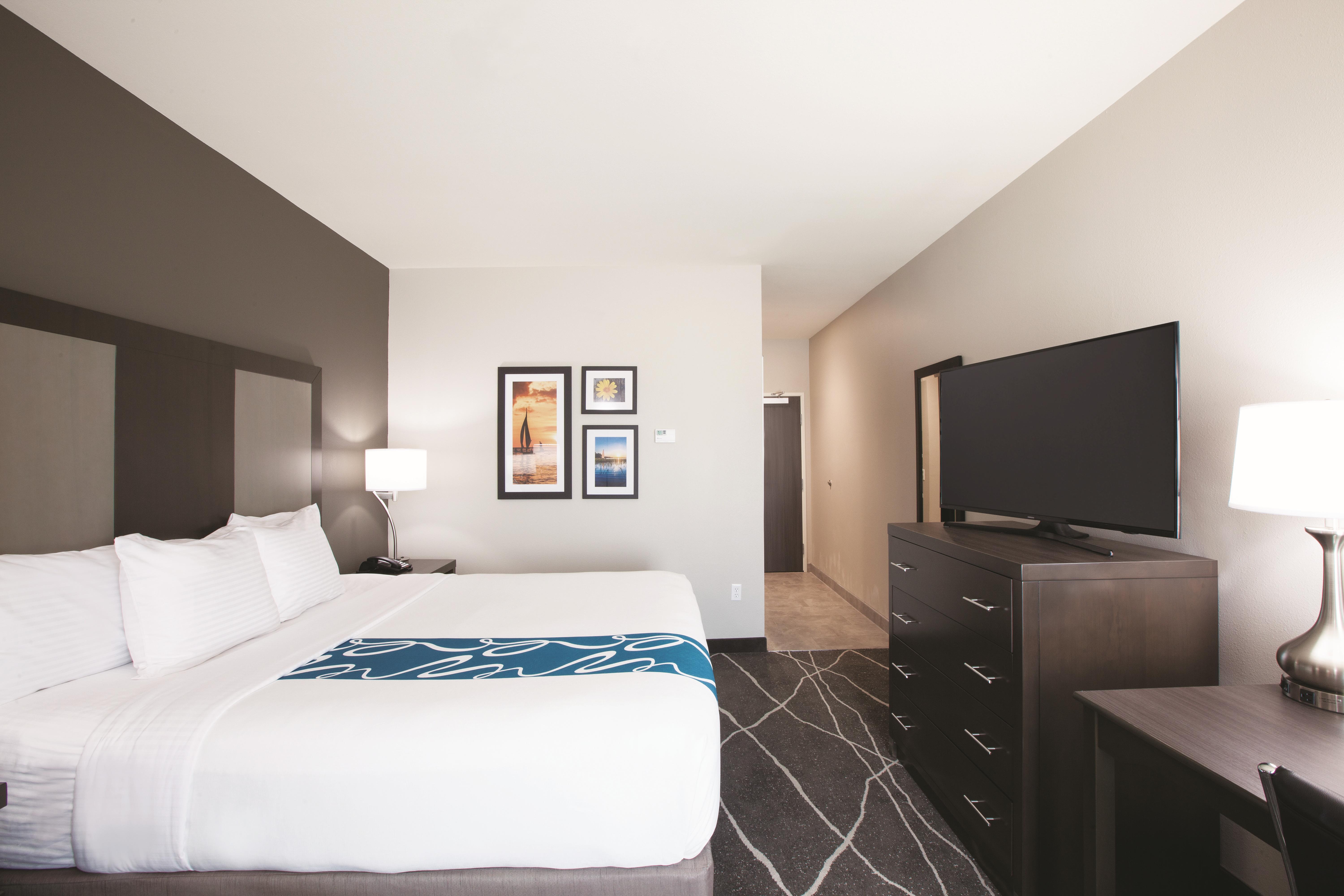 Guest room at the La Quinta Inn & Suites by Wyndham Tulsa Broken Arrow in Broken Arrow, Oklahoma