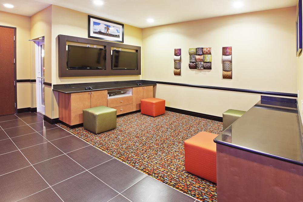 Recreational facility at La Quinta Inn & Suites by Wyndham - Tulsa - Catoosa Route 66 in Catoosa, Oklahoma
