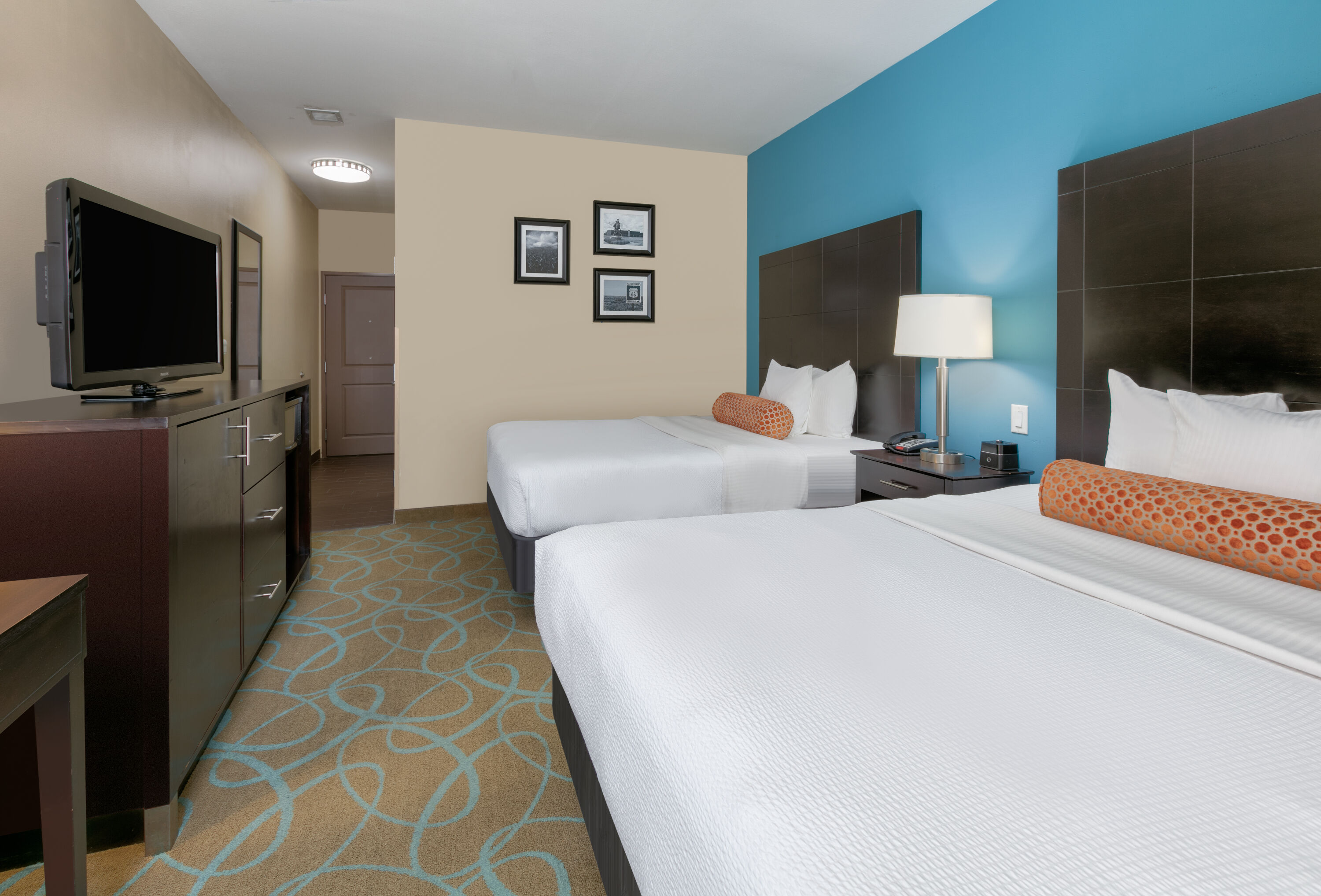 Guest room at the La Quinta Inn & Suites by Wyndham Clinton Historic Route 66 in Clinton, Oklahoma