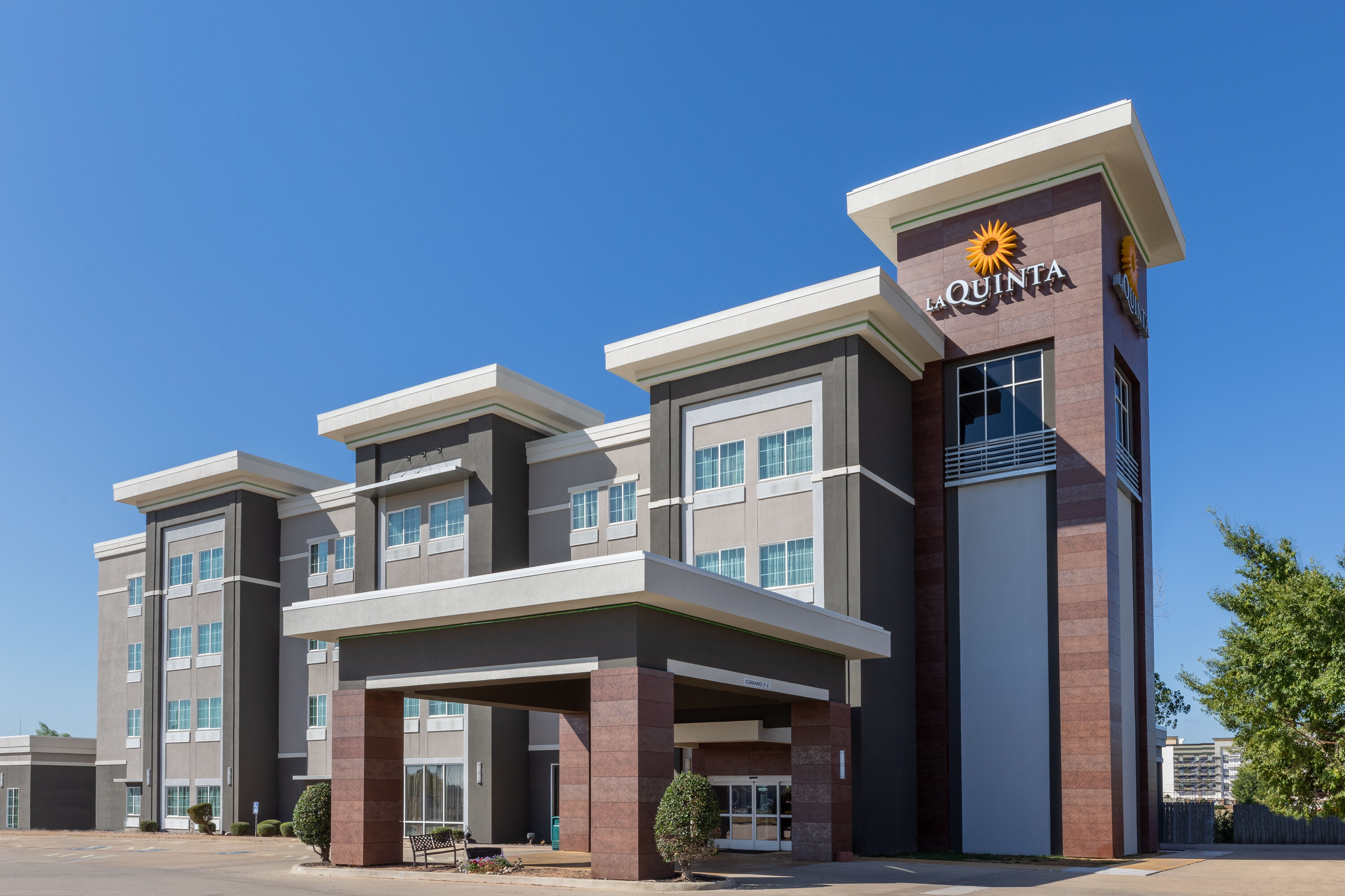 Exterior of La Quinta Inn & Suites by Wyndham Durant hotel in Durant, Oklahoma
