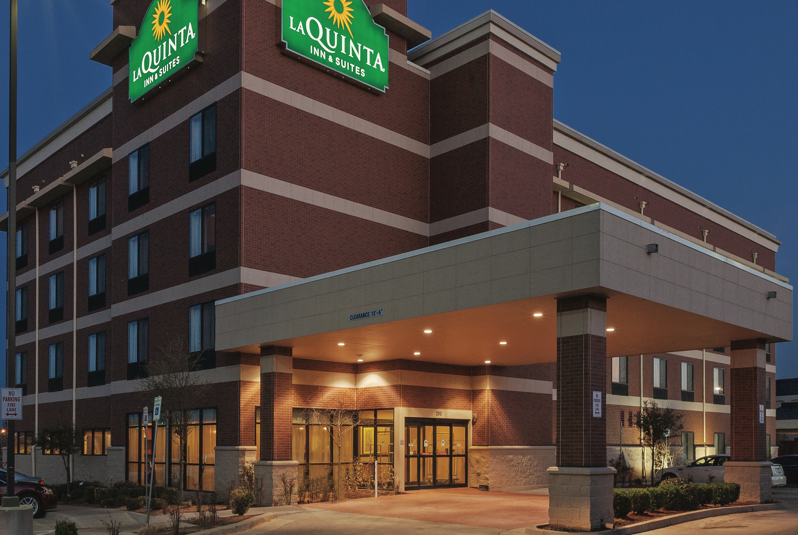 Exterior of La Quinta Inn & Suites by Wyndham Edmond hotel in Edmond, Oklahoma
