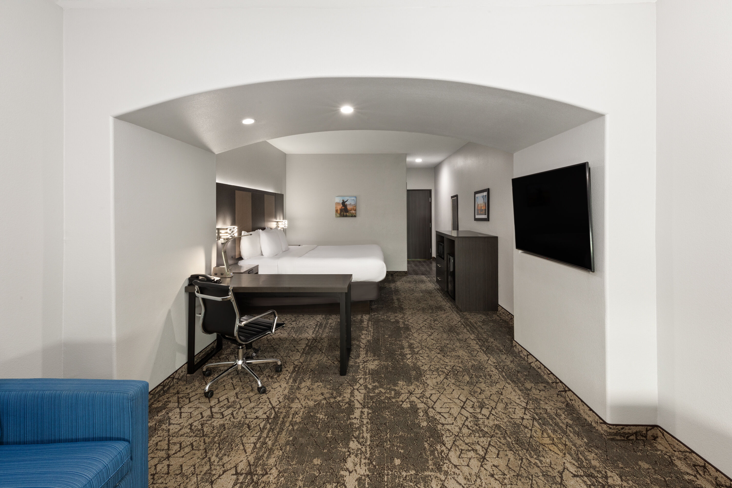 La Quinta Inn & Suites by Wyndham McAlester suite in McAlester, Oklahoma