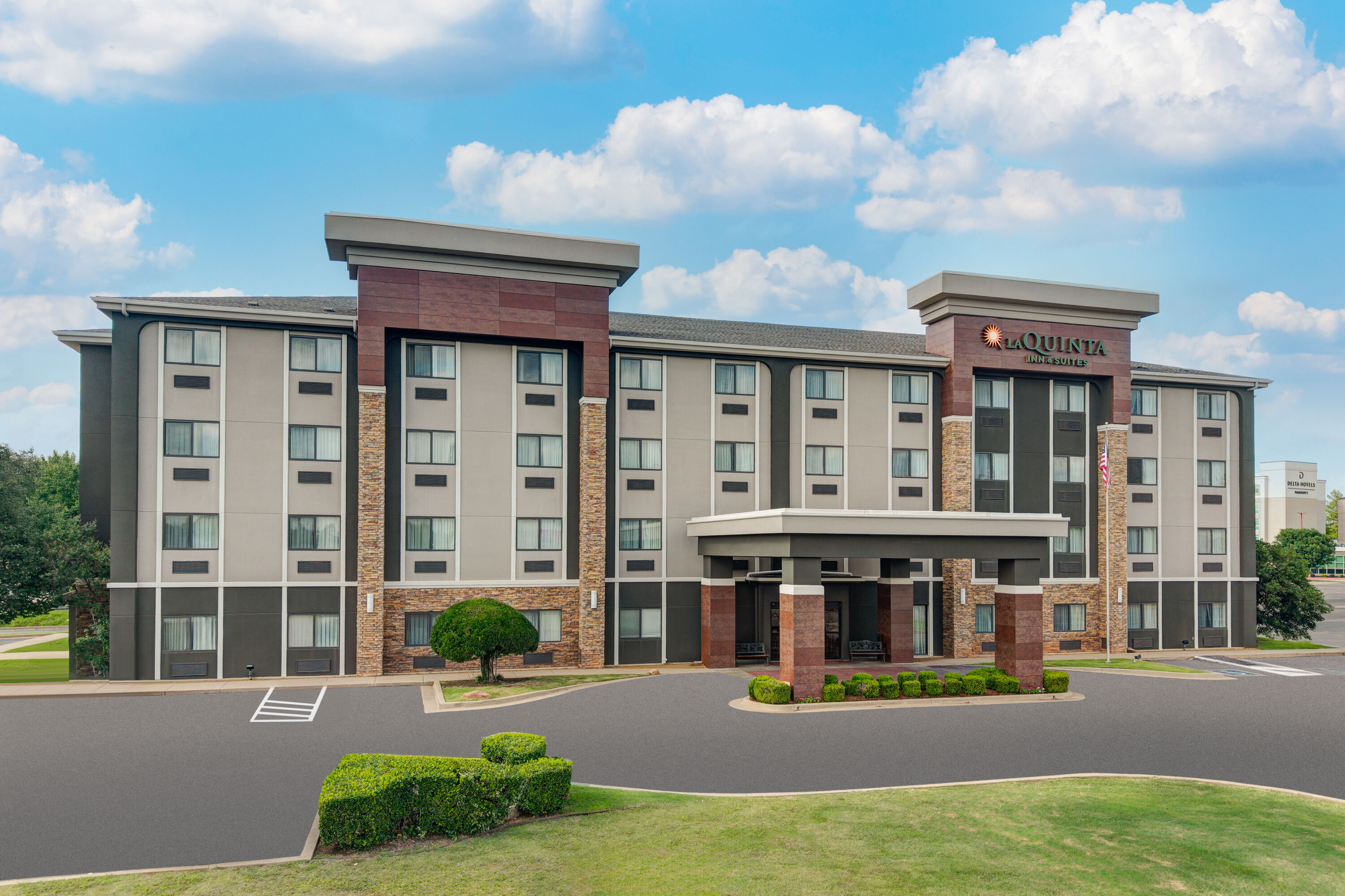 Exterior Day Image of La Quinta Inn & Suites by Wyndham Midwest City - Tinker AFB hotel in Midwest City, Oklahoma