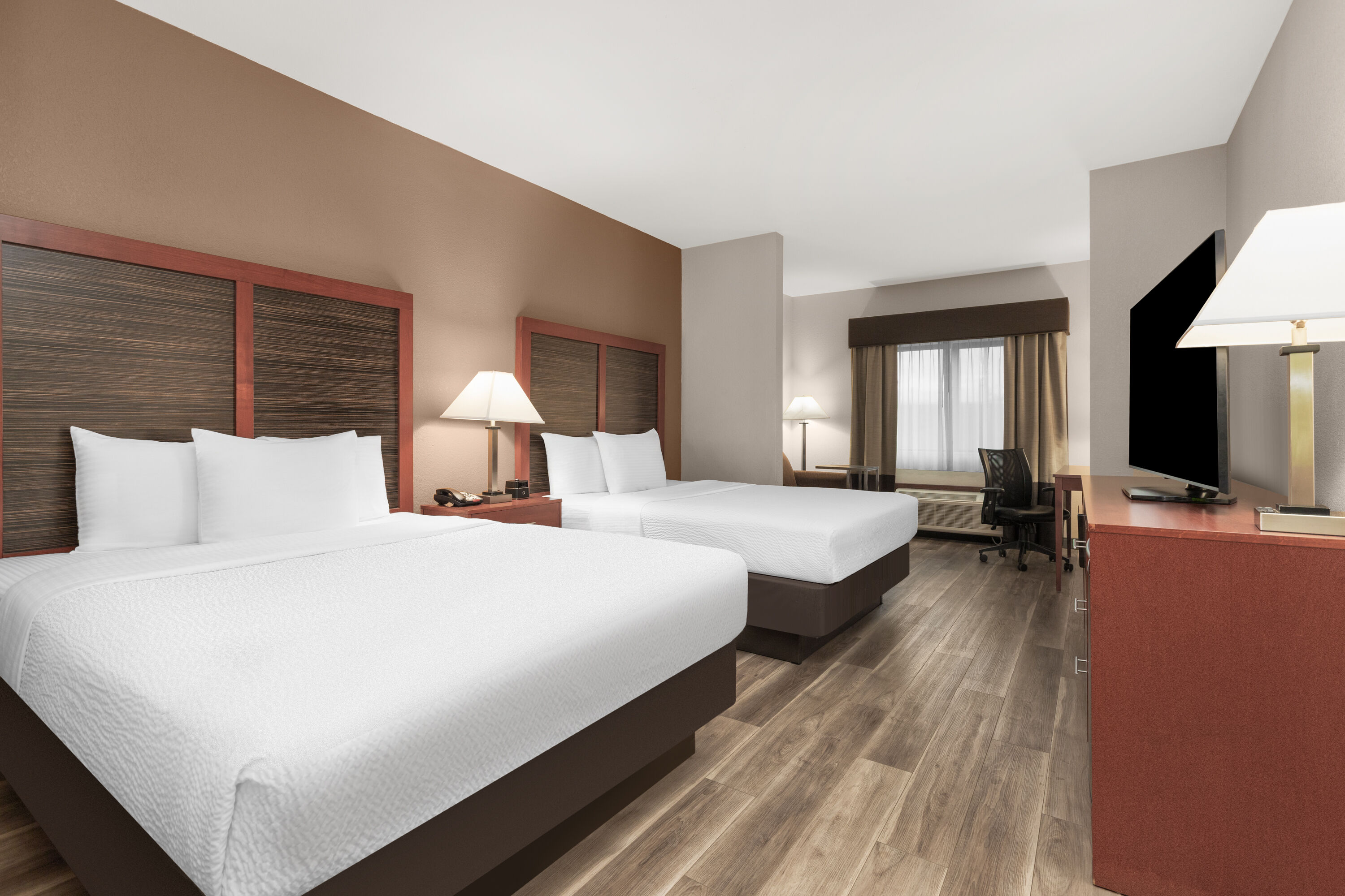 Guest room at the La Quinta Inn & Suites by Wyndham Midwest City - Tinker AFB in Midwest City, Oklahoma