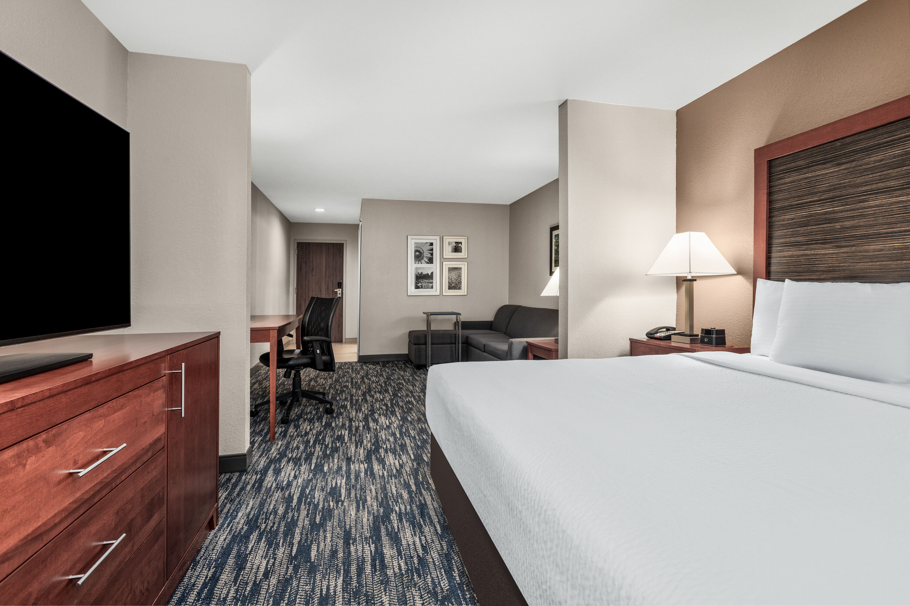 Guest room at the La Quinta Inn & Suites by Wyndham Midwest City - Tinker AFB in Midwest City, Oklahoma