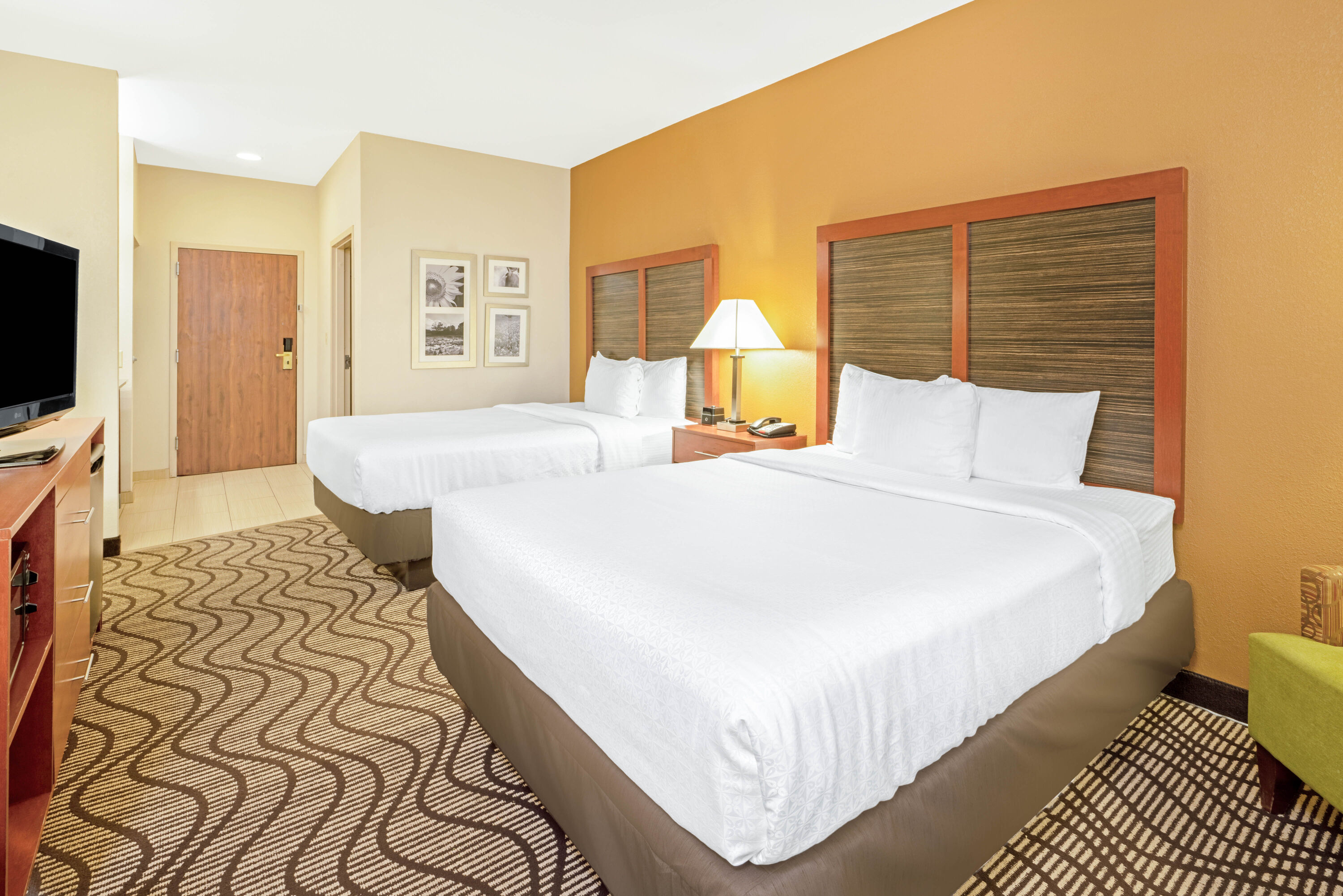 Guest room at the La Quinta Inn & Suites by Wyndham Midwest City - Tinker AFB in Midwest City, Oklahoma