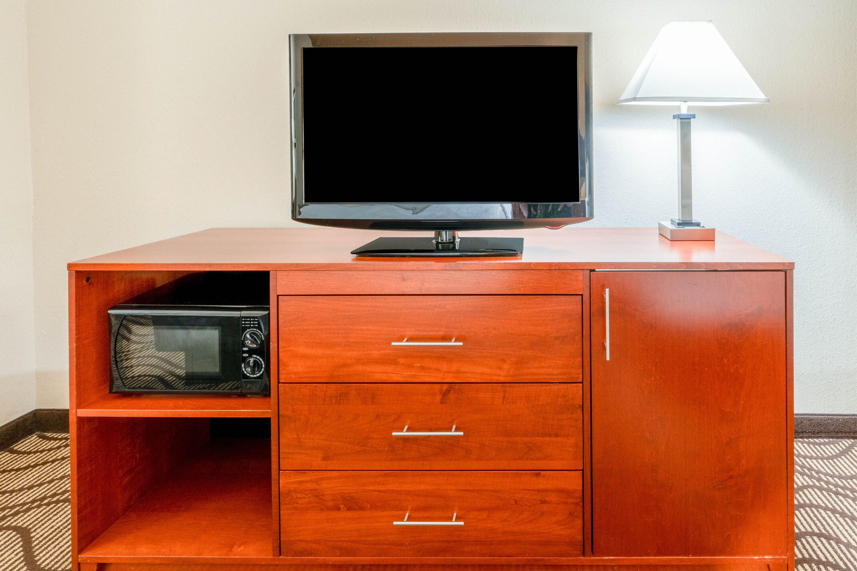 Guest room feature at the La Quinta Inn & Suites by Wyndham Midwest City - Tinker AFB in Midwest City, Oklahoma