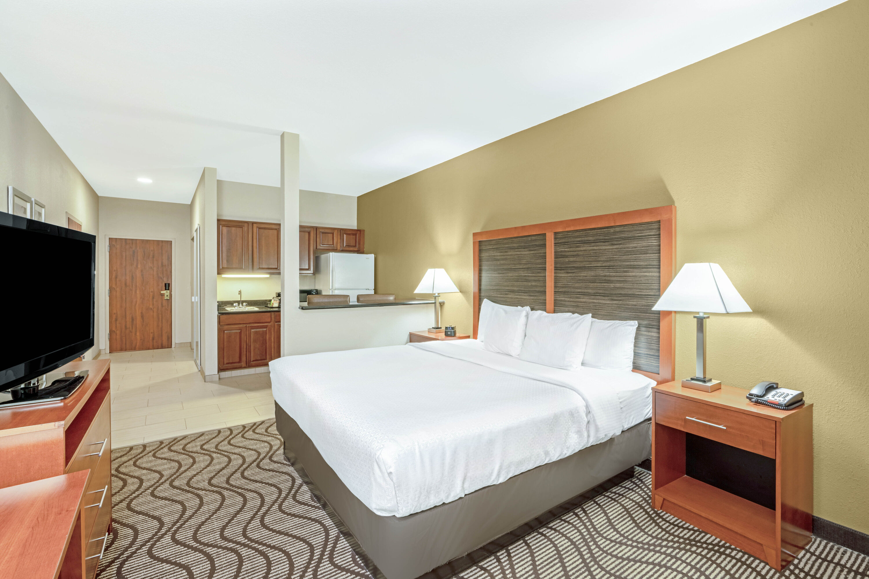 La Quinta Inn & Suites by Wyndham Midwest City - Tinker AFB suite in Midwest City, Oklahoma