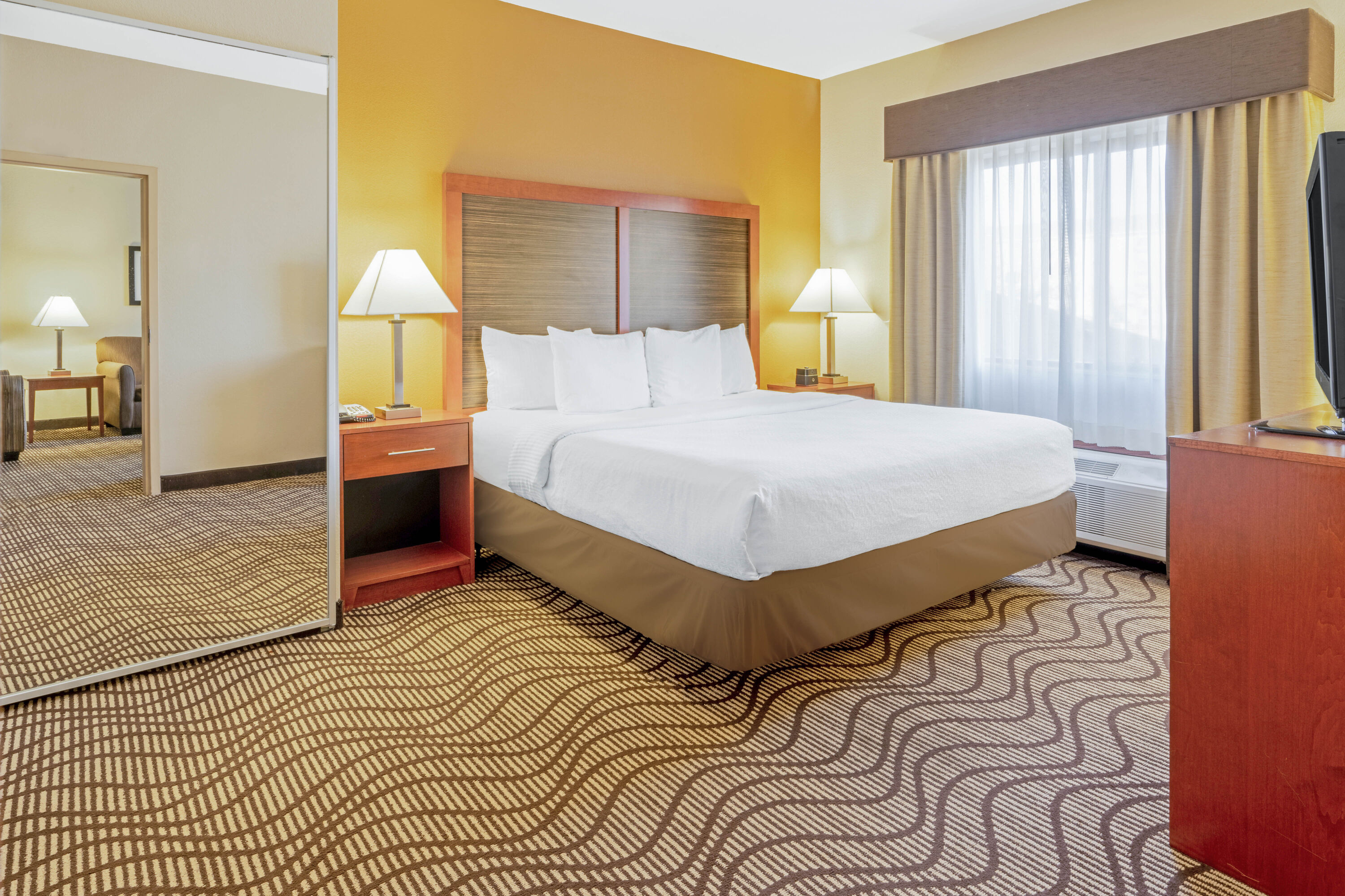 La Quinta Inn & Suites by Wyndham Midwest City - Tinker AFB suite in Midwest City, Oklahoma