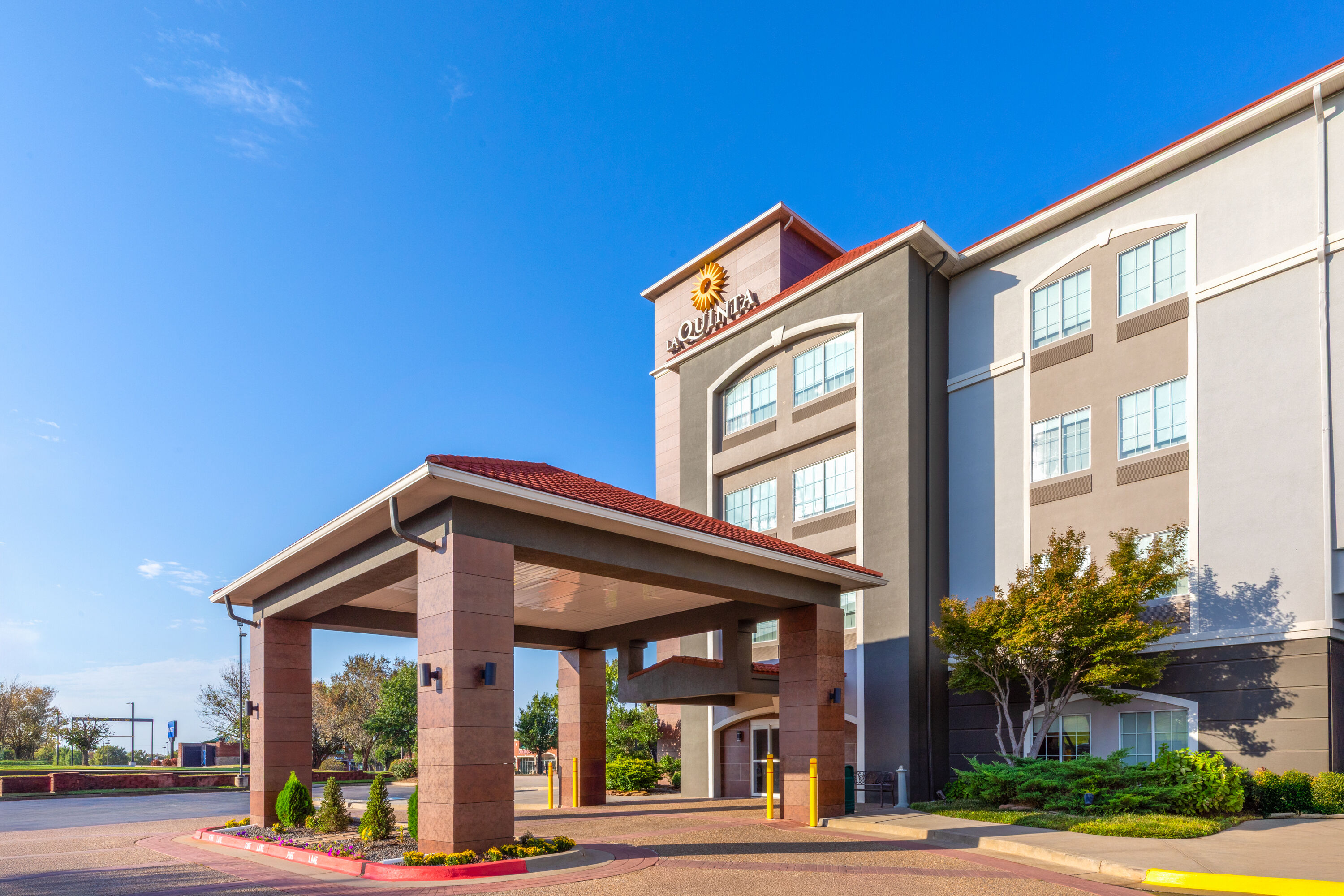 Exterior Day Image of La Quinta Inn & Suites by Wyndham Oklahoma City - Moore hotel in Moore, Oklahoma