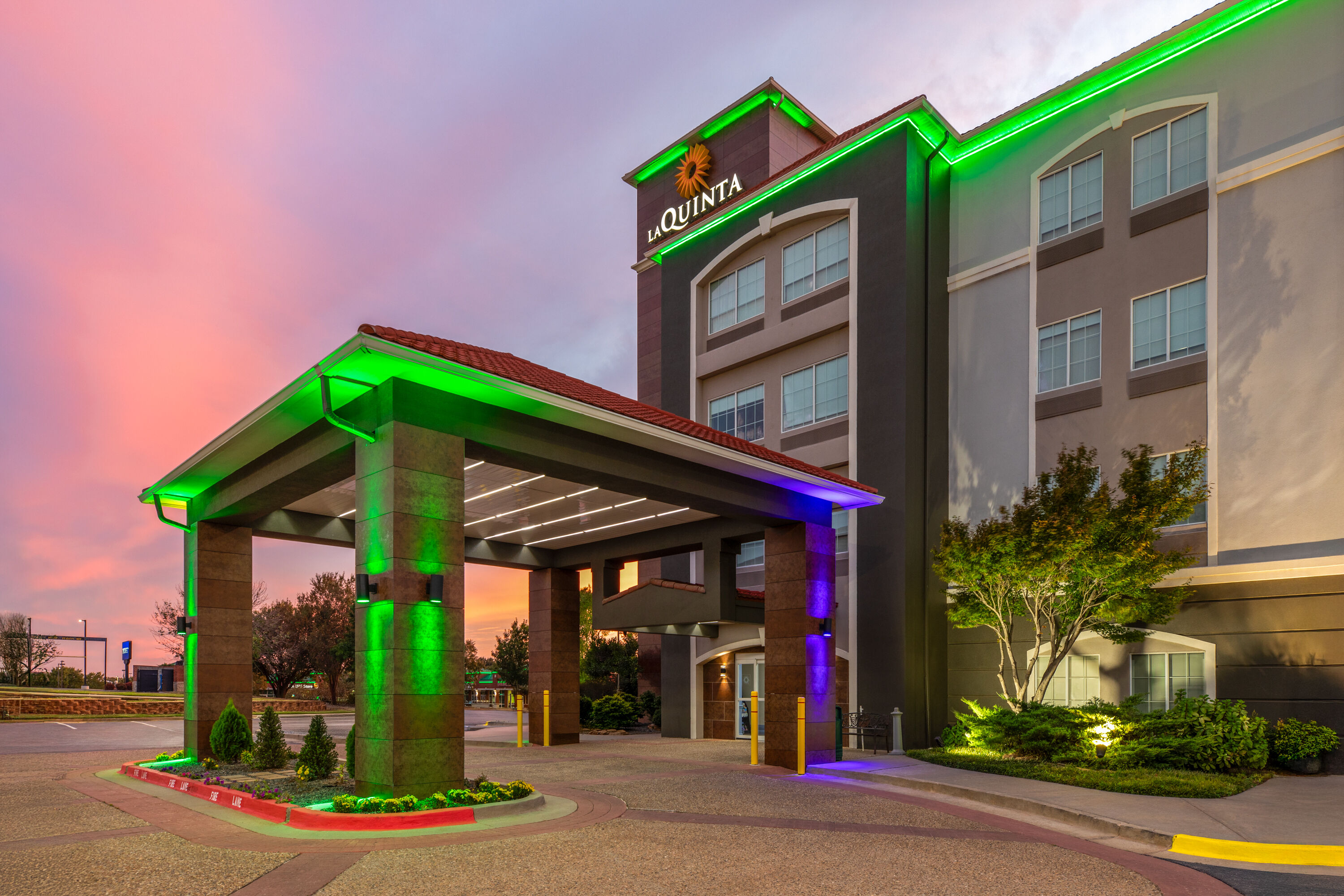 Exterior Dusk Image of La Quinta Inn & Suites by Wyndham Oklahoma City - Moore hotel in Moore, Oklahoma