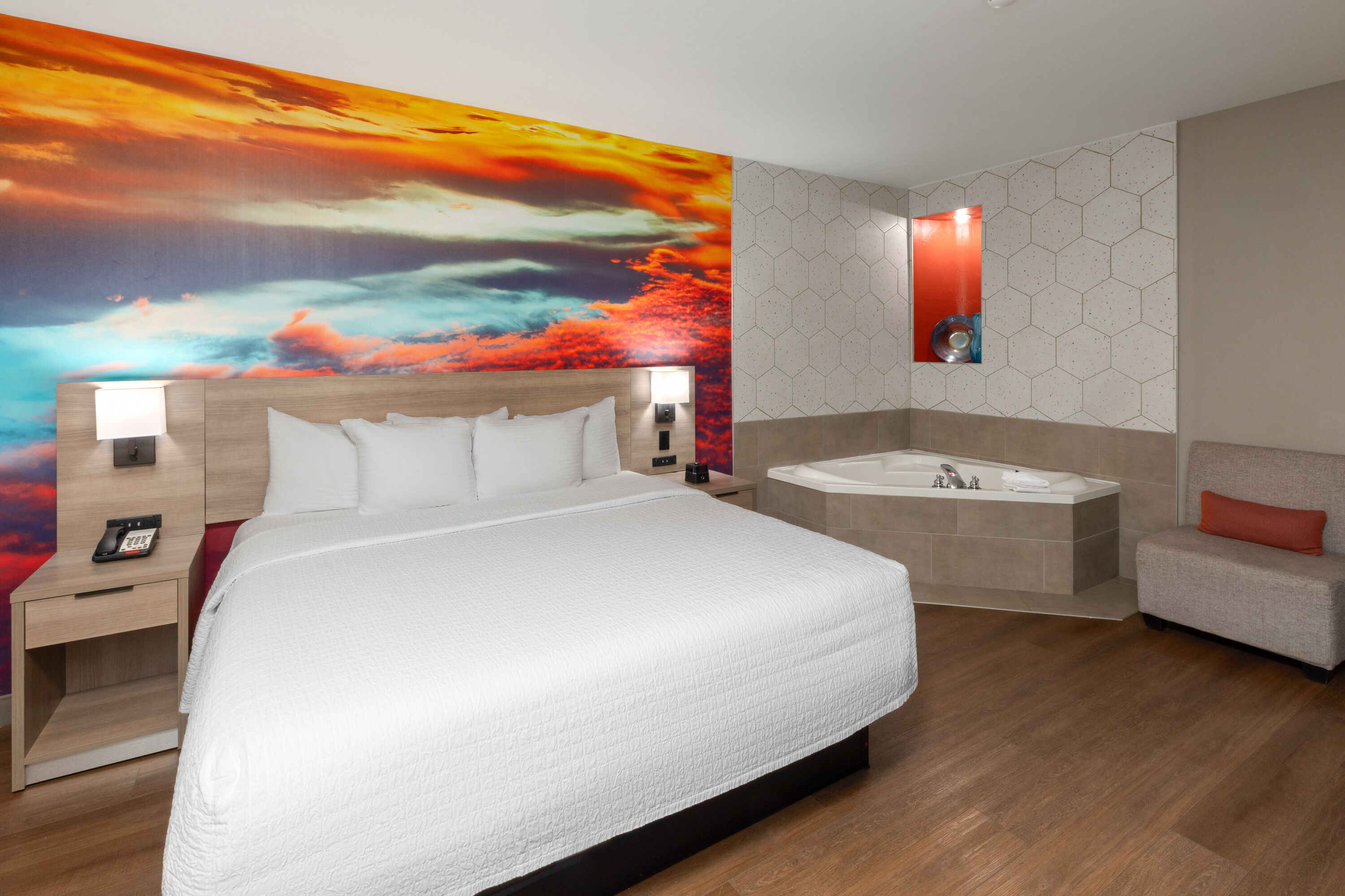 La Quinta Inn & Suites by Wyndham Oklahoma City - Moore hot tub suite in Moore, Oklahoma