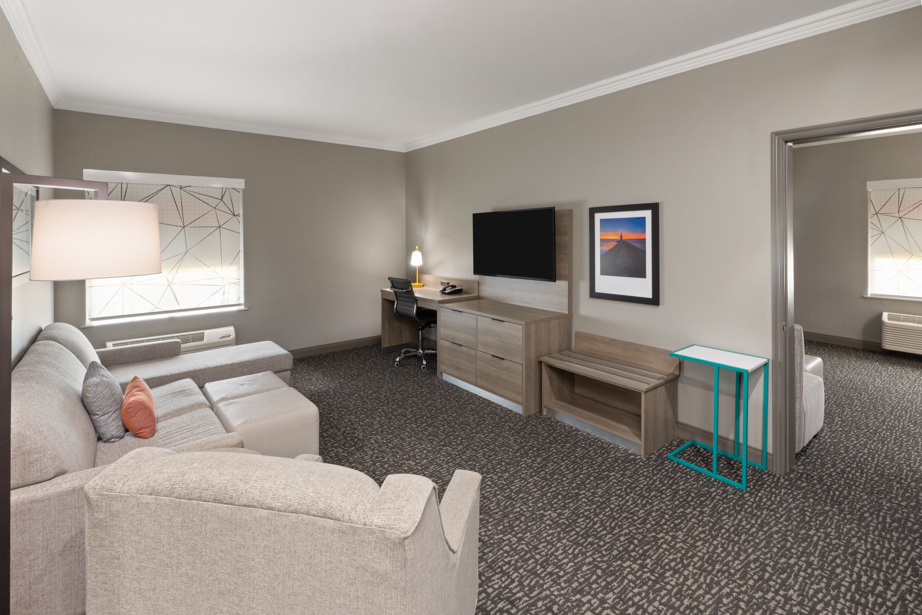 La Quinta Inn & Suites by Wyndham Oklahoma City - Moore suite in Moore, Oklahoma