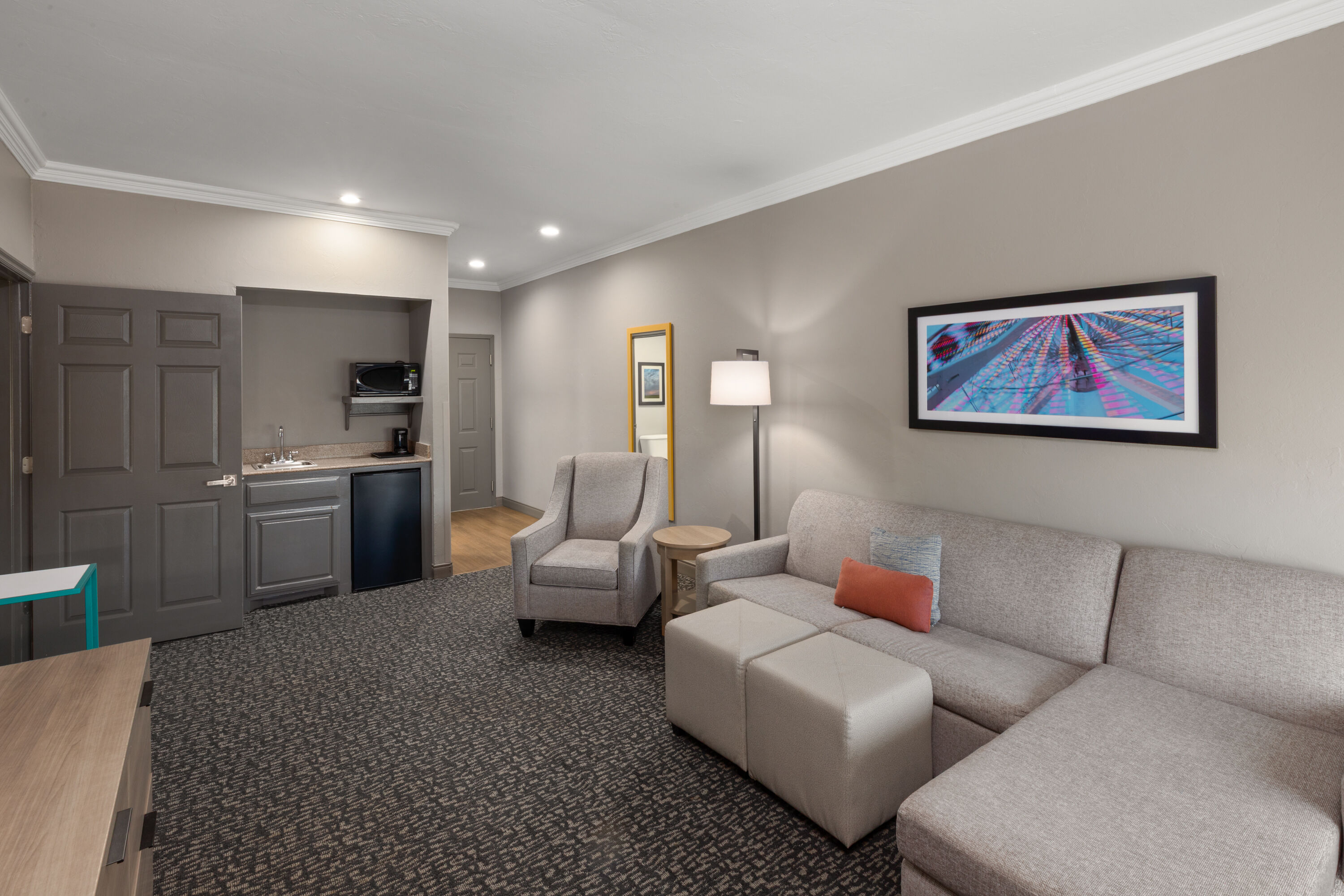 La Quinta Inn & Suites by Wyndham Oklahoma City - Moore suite in Moore, Oklahoma