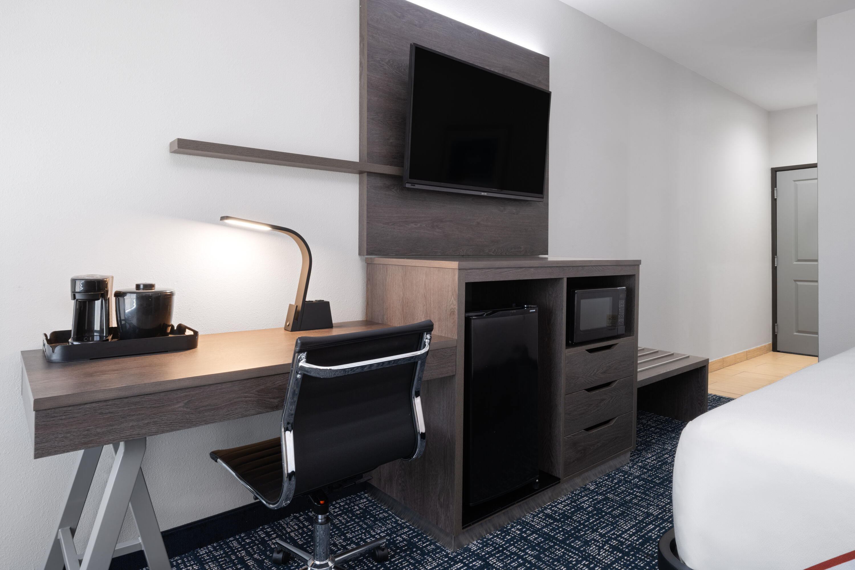 Guest room at the La Quinta Inn & Suites by Wyndham Muskogee in Muskogee, Oklahoma