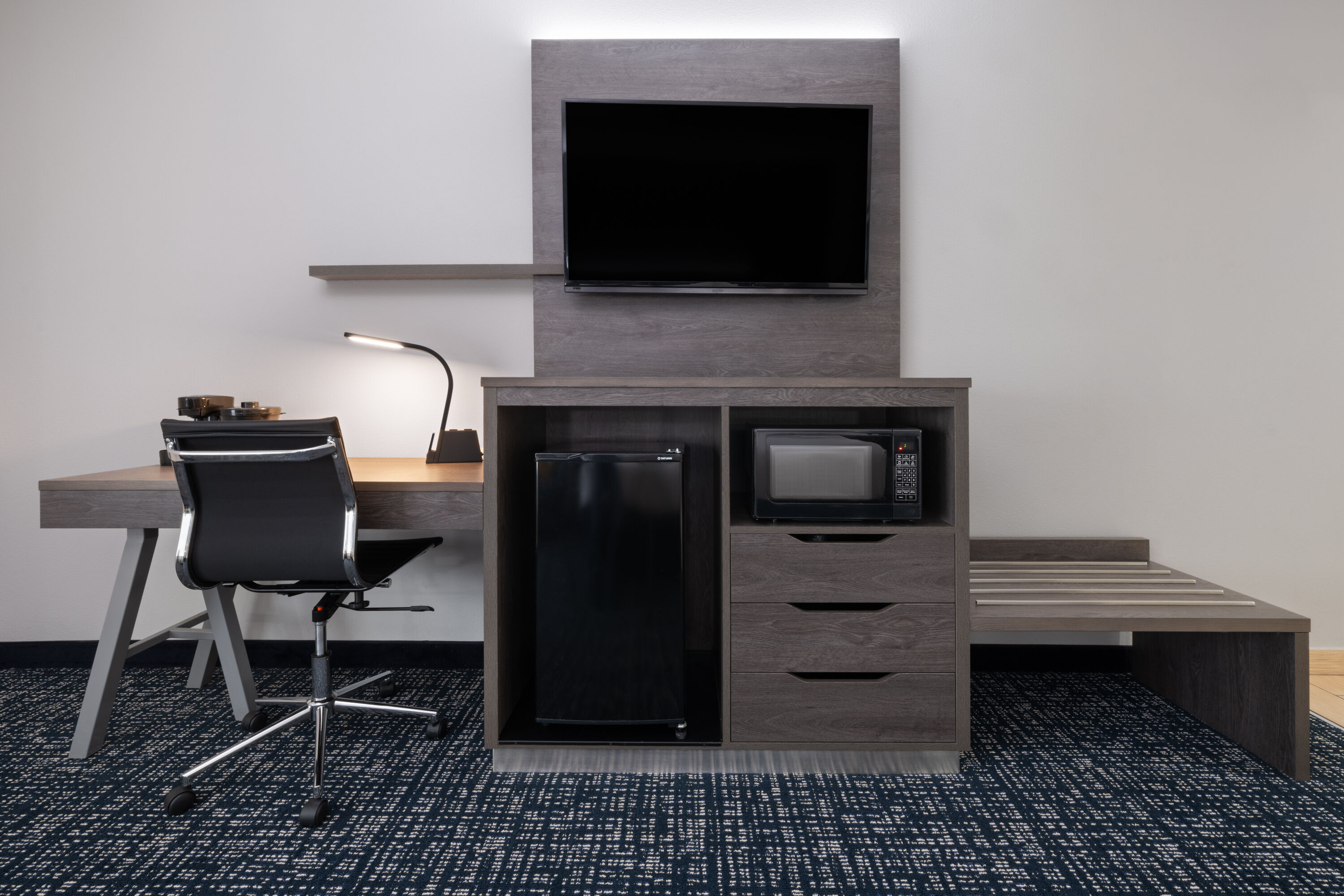 Guest room at the La Quinta Inn & Suites by Wyndham Muskogee in Muskogee, Oklahoma
